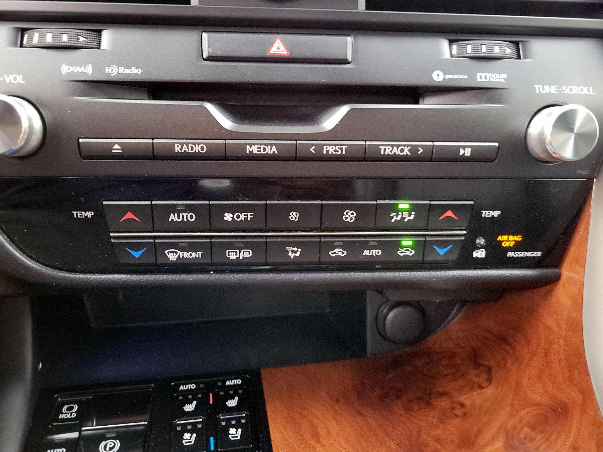 Thumbnail: 2016 Lexus RX - 17