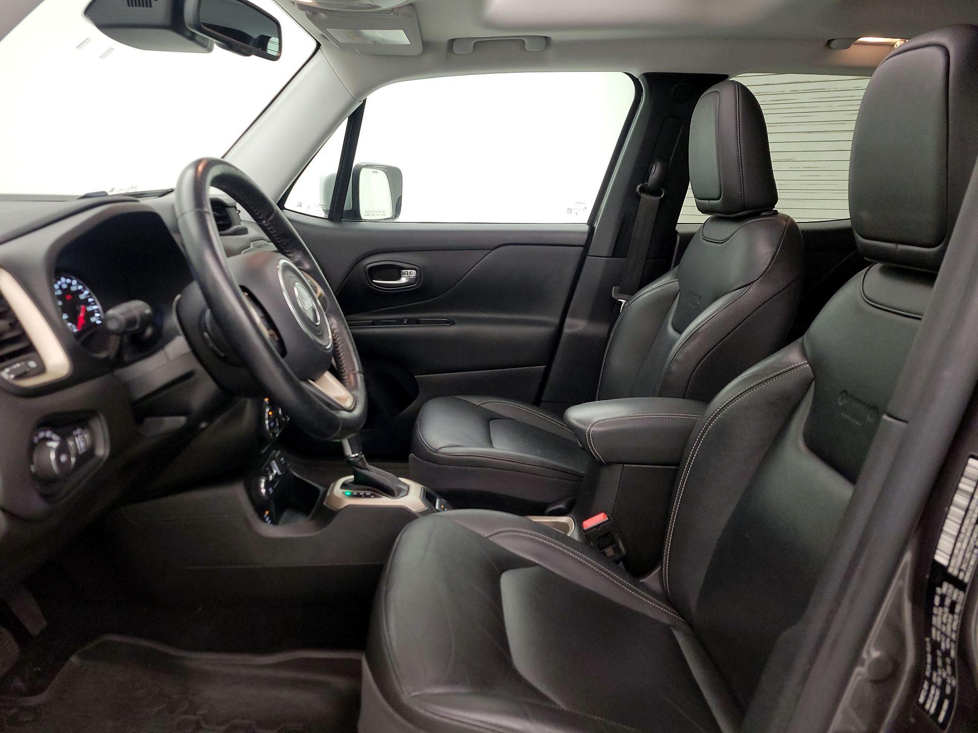 Thumbnail: 2016 Jeep Renegade - 11