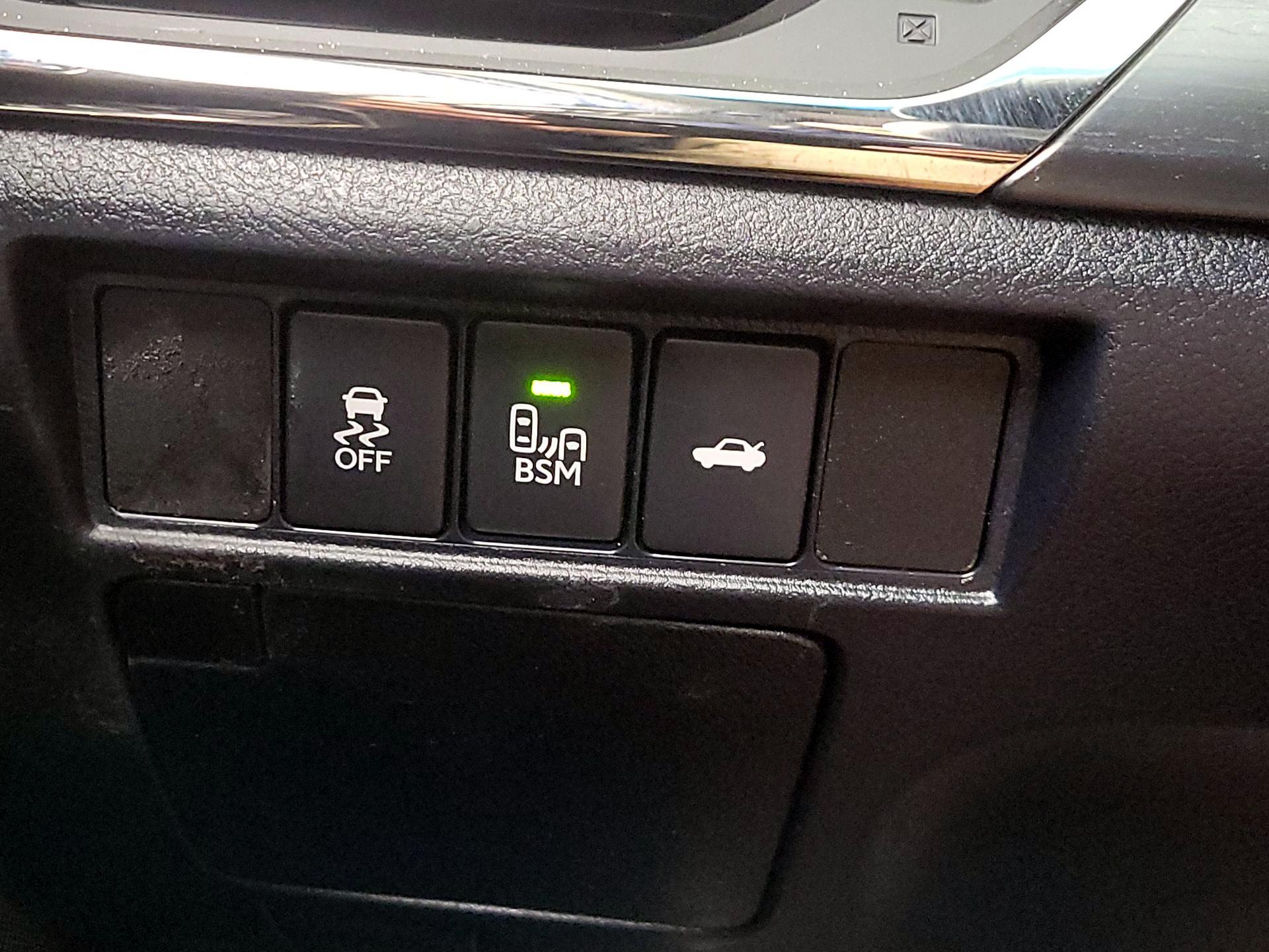Thumbnail: 2016 Toyota Avalon - 13