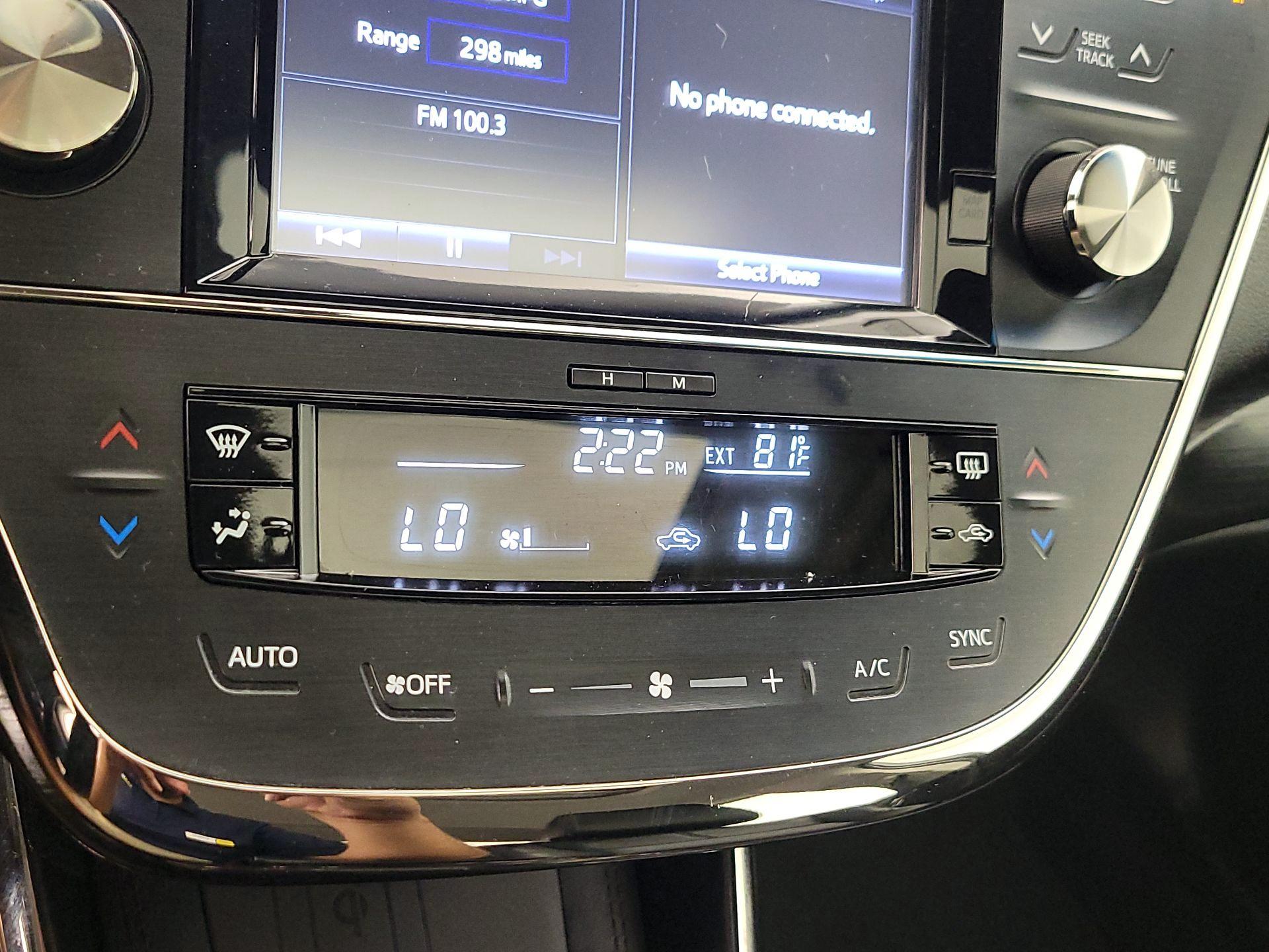 Thumbnail: 2016 Toyota Avalon - 16