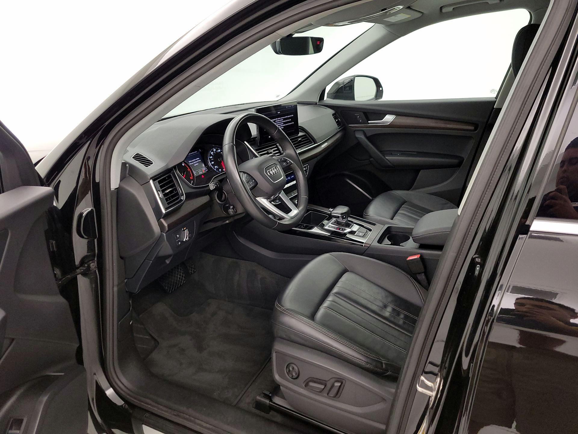 Thumbnail: 2023 Audi Q5 - 11