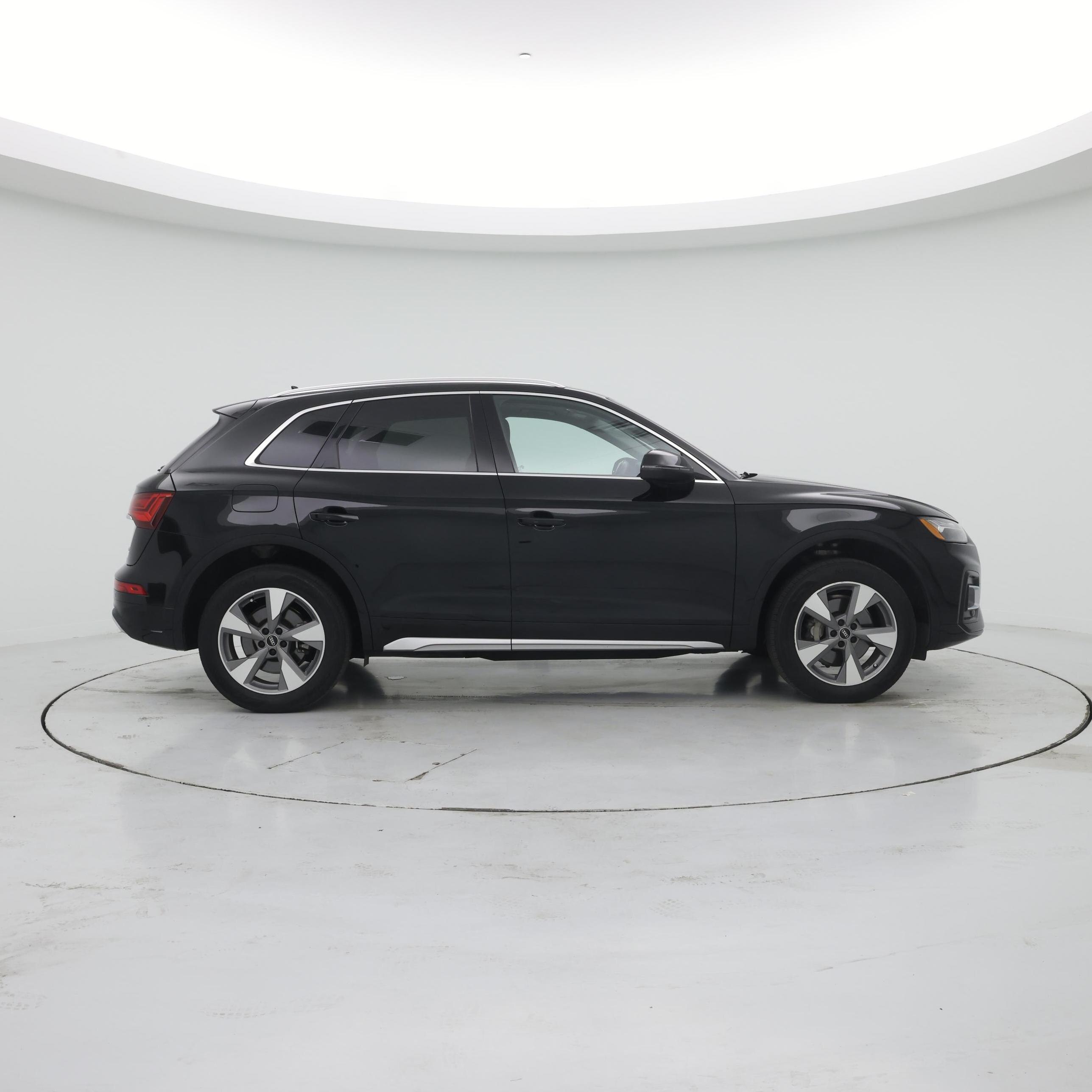 Thumbnail: 2023 Audi Q5 - 7