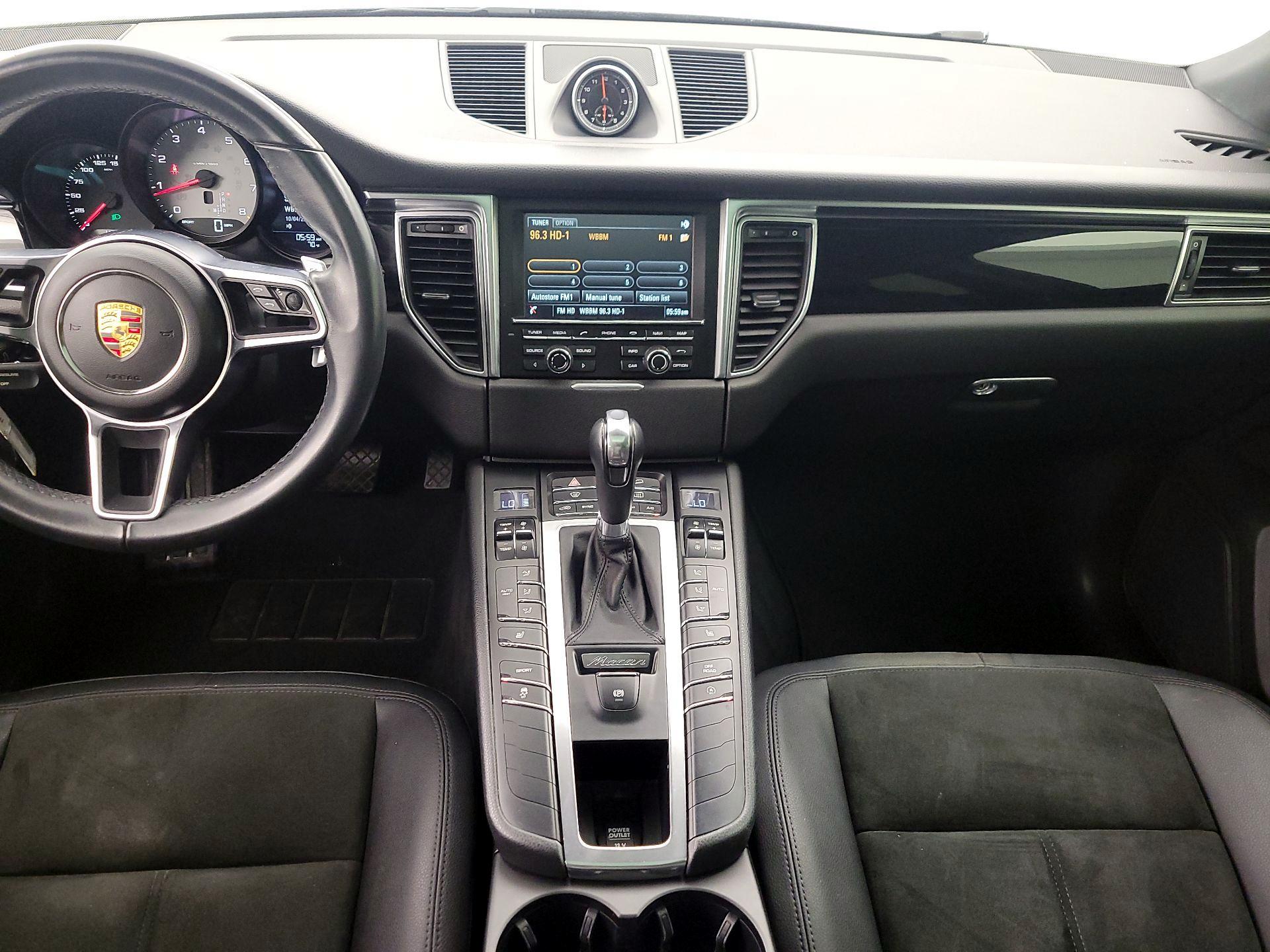 Thumbnail: 2015 Porsche Macan - 17