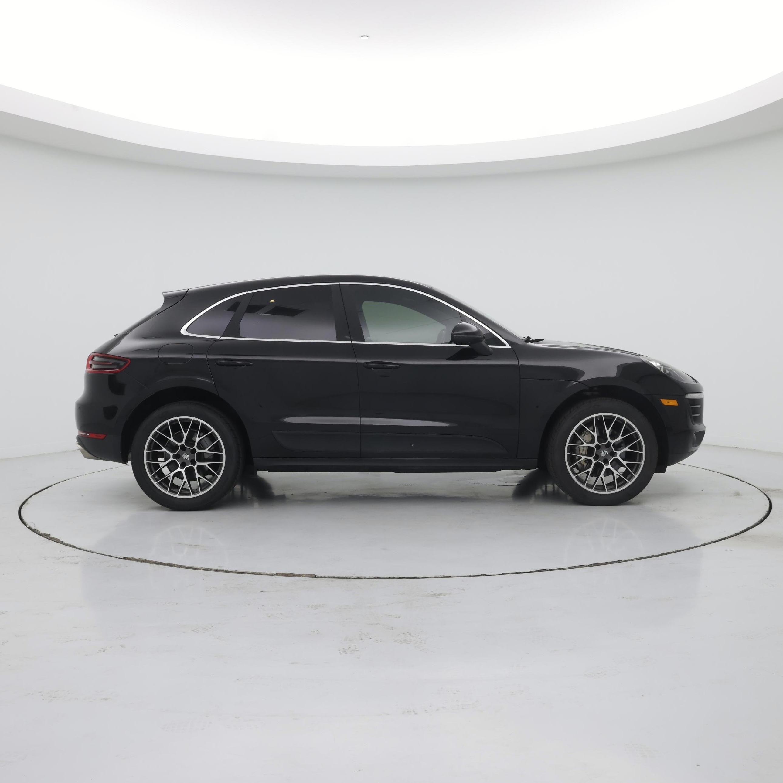 Thumbnail: 2015 Porsche Macan - 7