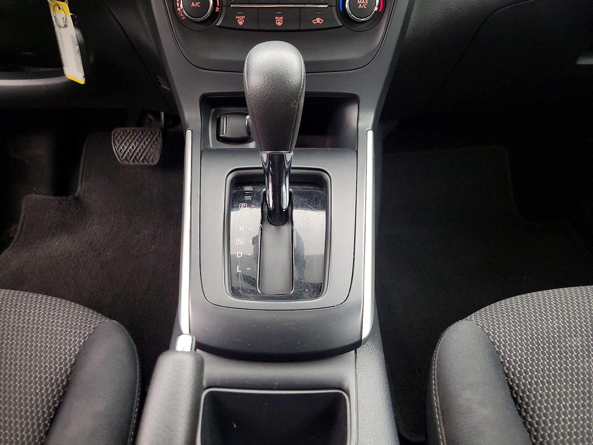 Thumbnail: 2017 Nissan Sentra - 16