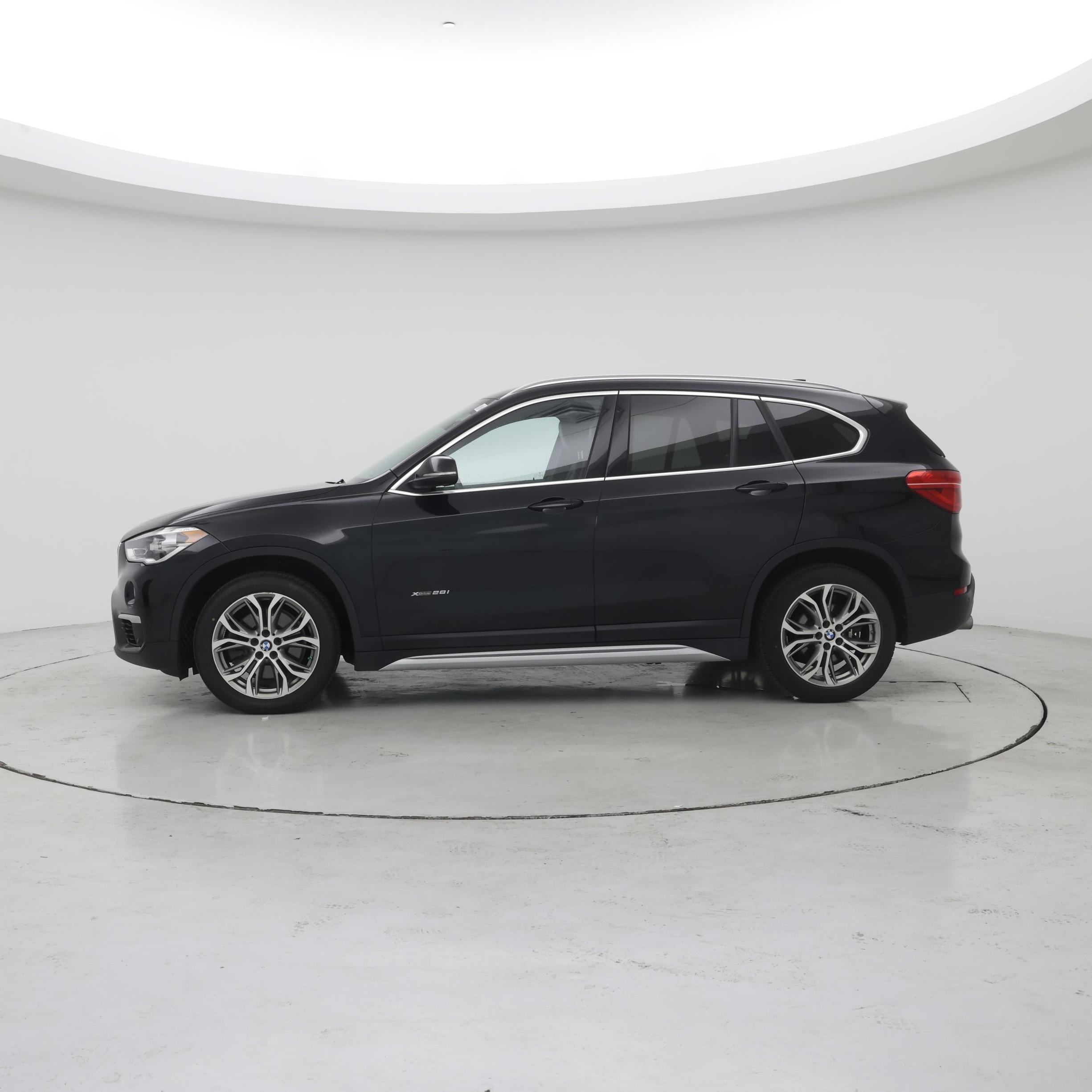 Thumbnail: 2017 BMW X1 - 3