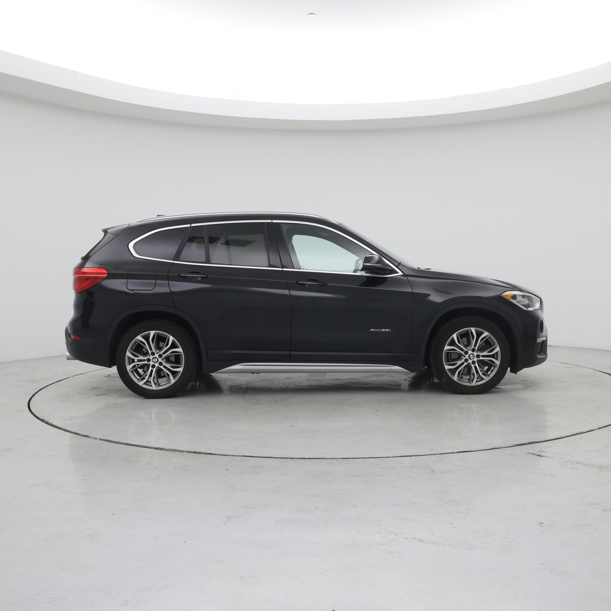 Thumbnail: 2017 BMW X1 - 7