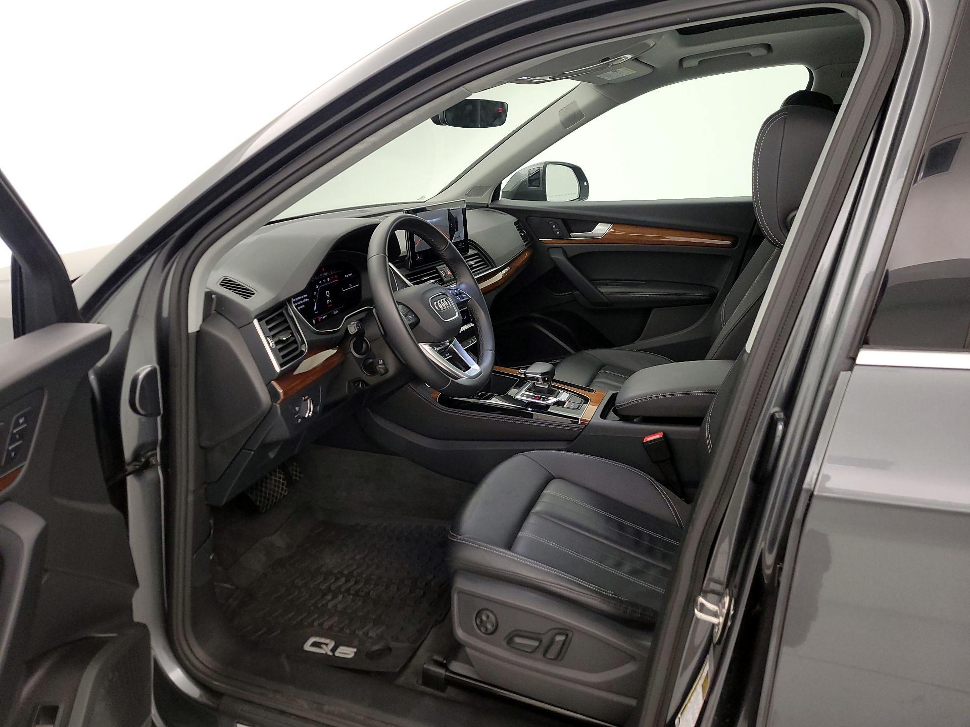 Thumbnail: 2023 Audi Q5 - 11
