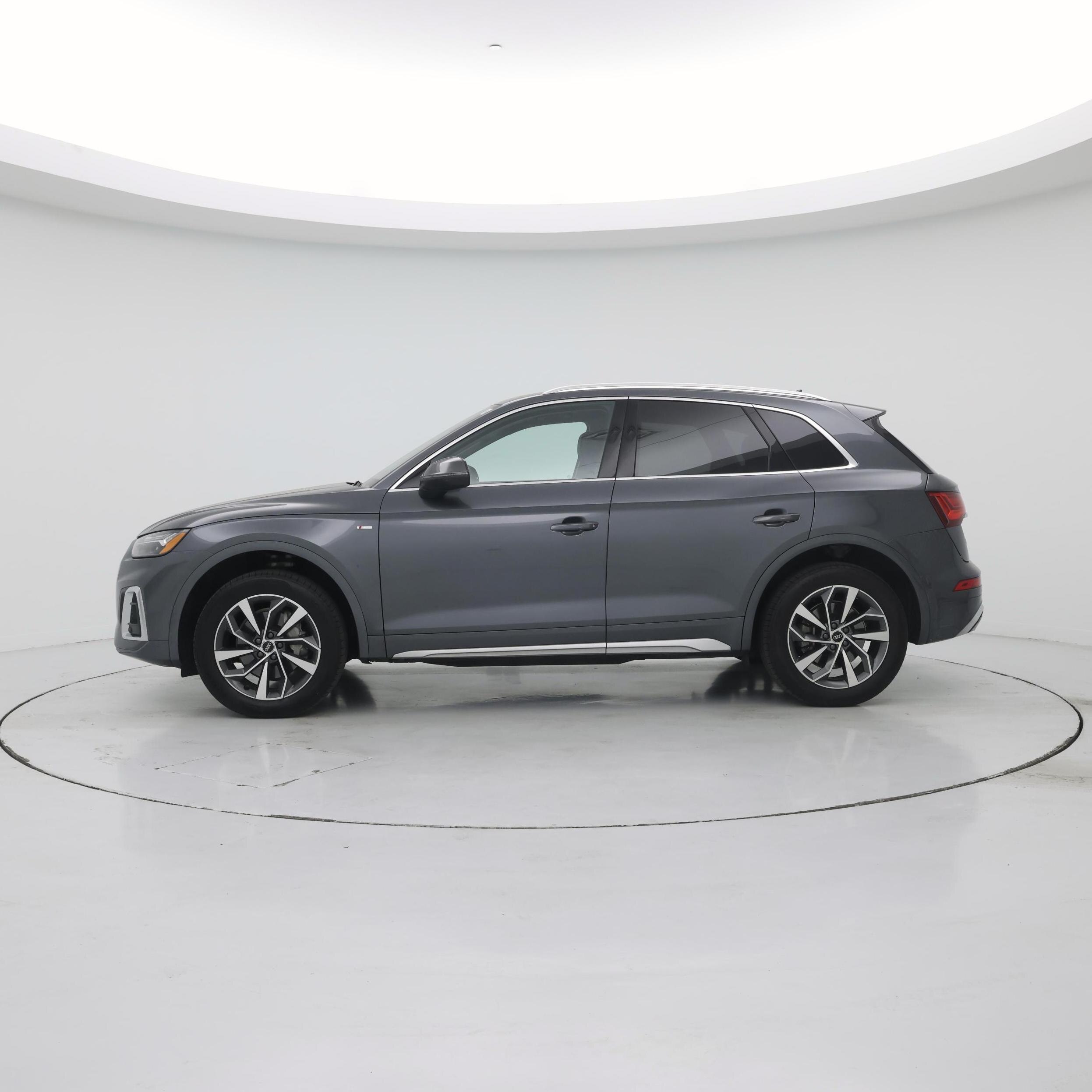 Thumbnail: 2023 Audi Q5 - 3