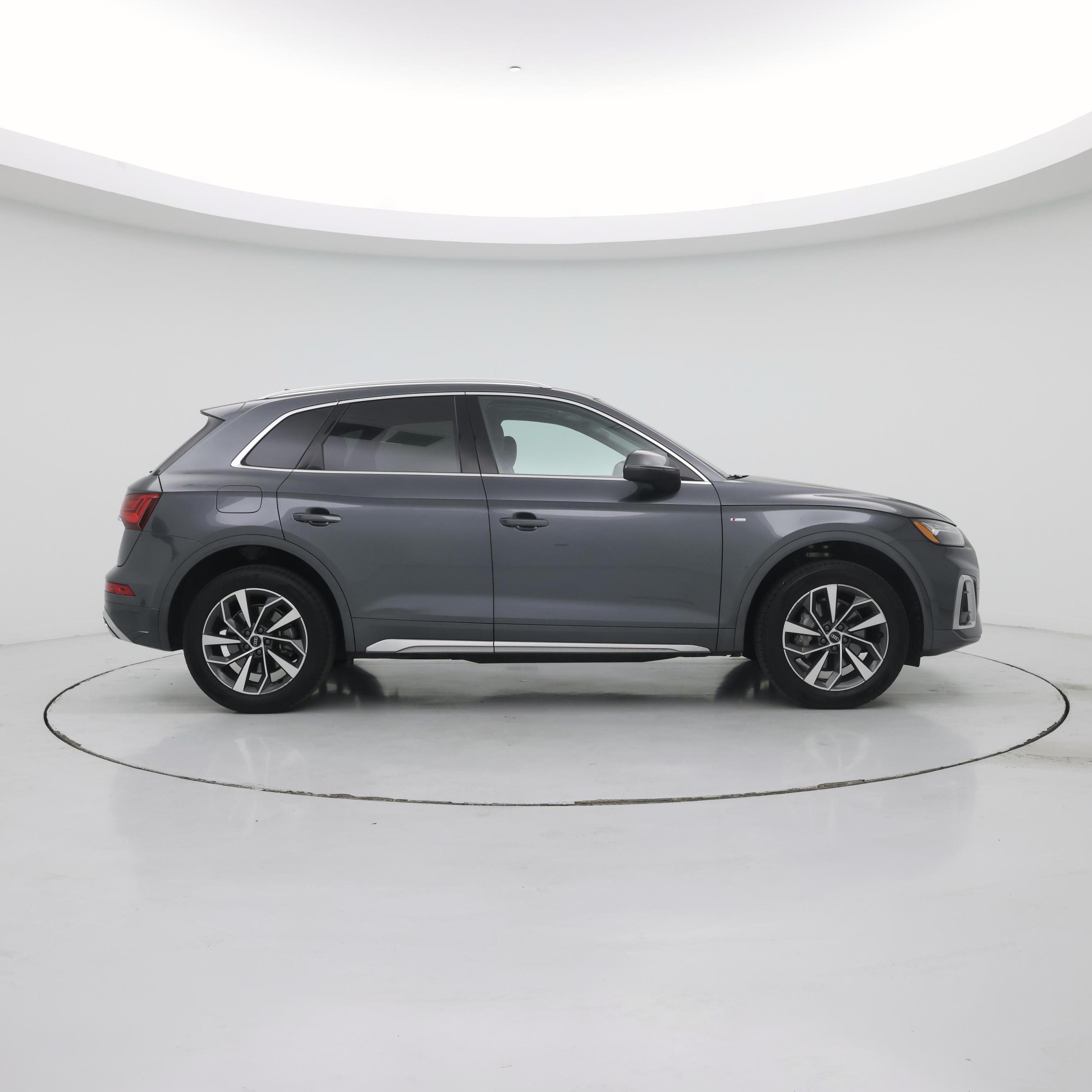 Thumbnail: 2023 Audi Q5 - 7