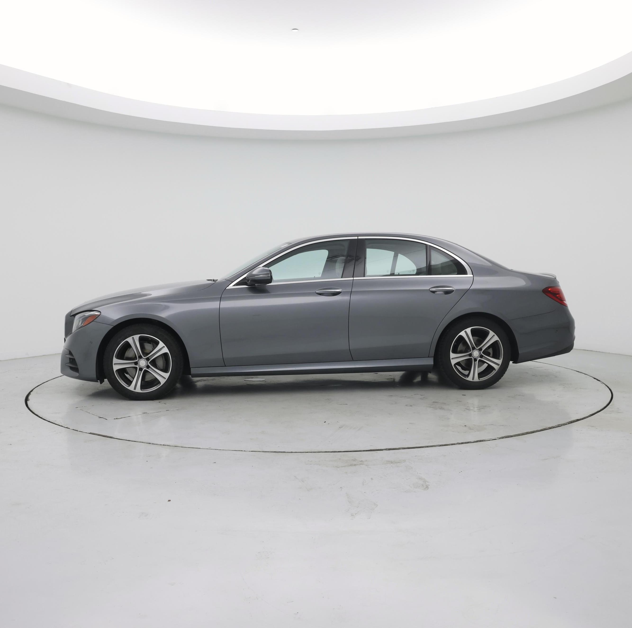 Thumbnail: 2017 Mercedes-Benz E-Class - 3