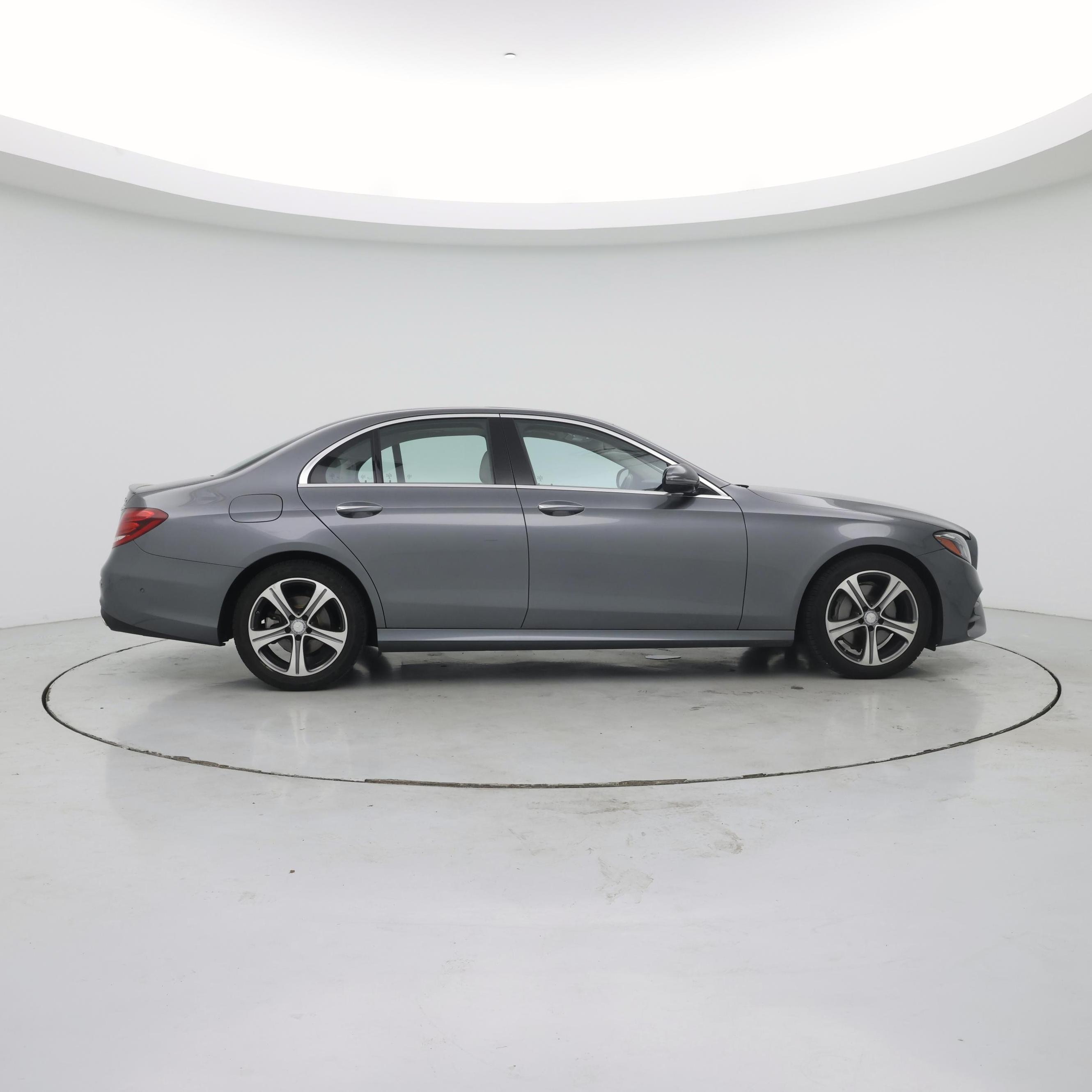 Thumbnail: 2017 Mercedes-Benz E-Class - 7