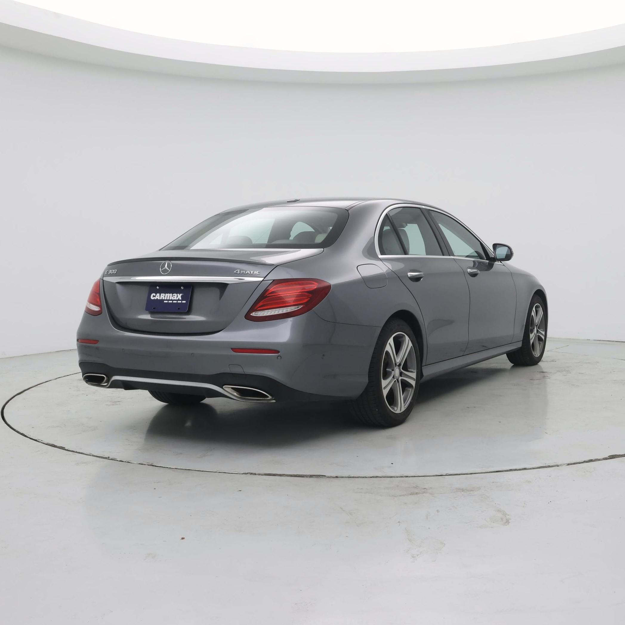 Thumbnail: 2017 Mercedes-Benz E-Class - 8