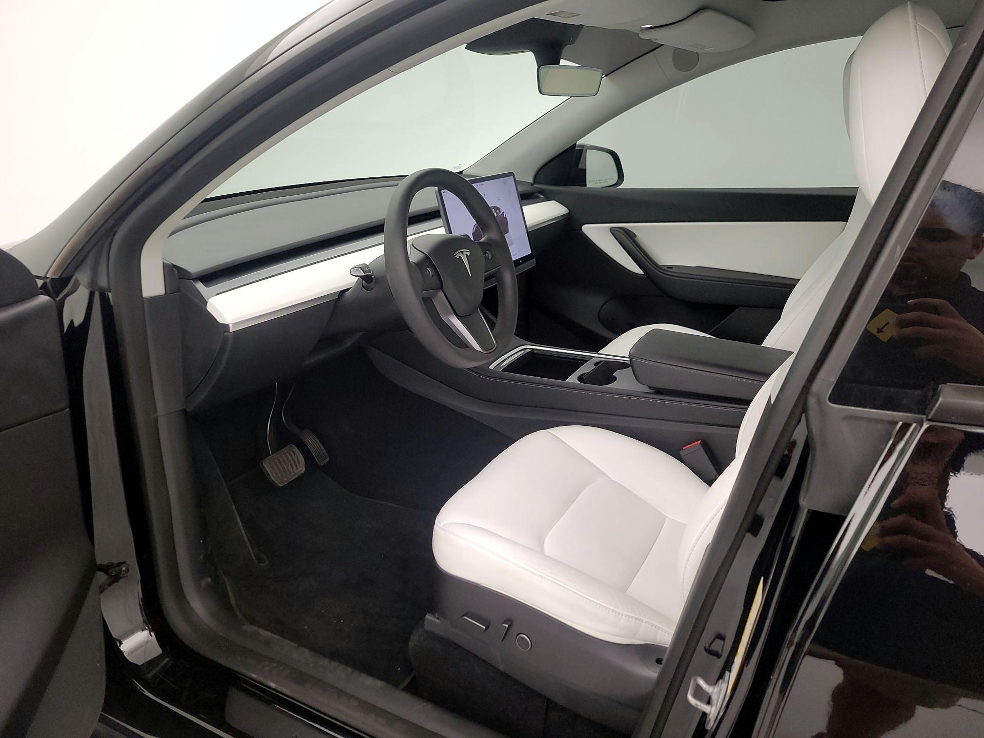 Thumbnail: 2022 Tesla Model Y - 11