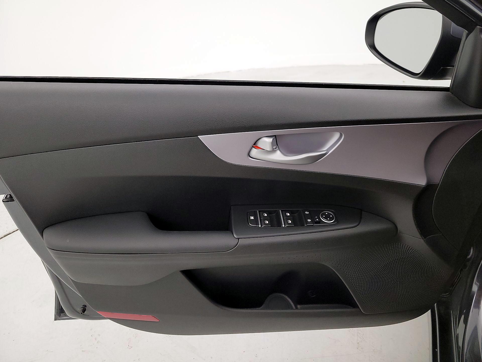 Thumbnail: 2024 Kia Forte - 12