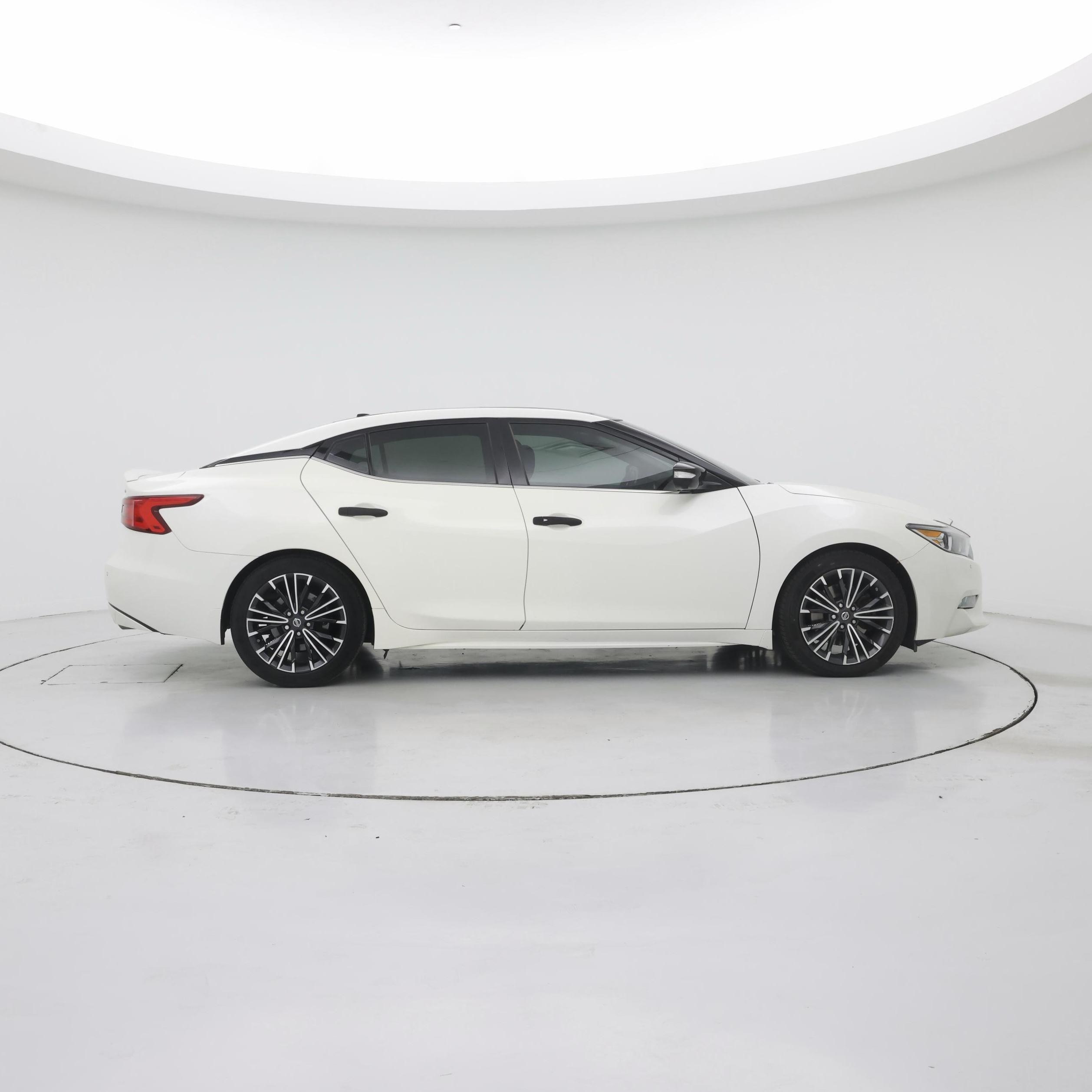 Thumbnail: 2017 Nissan Maxima - 7