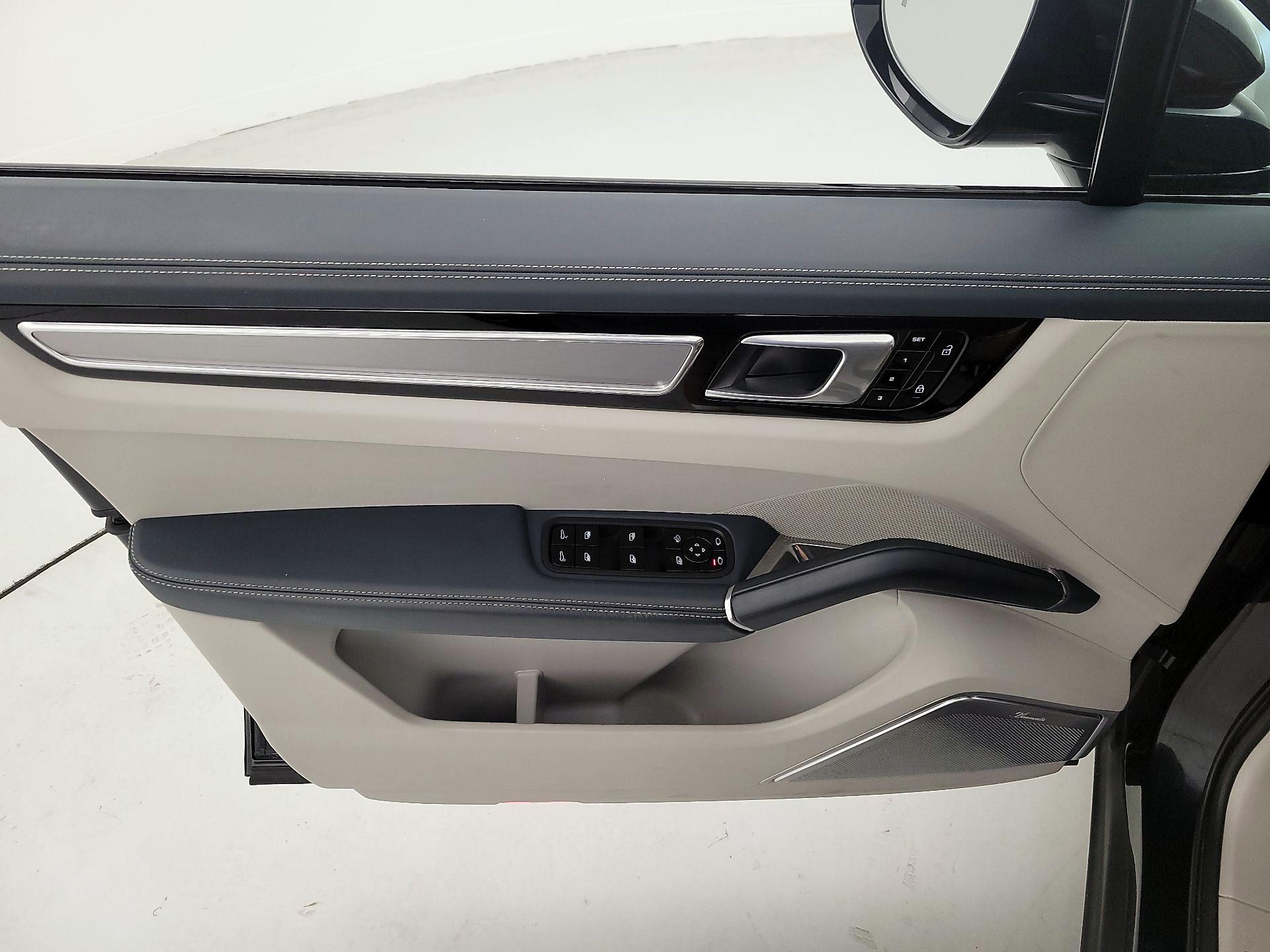 Thumbnail: 2020 Porsche Cayenne - 12