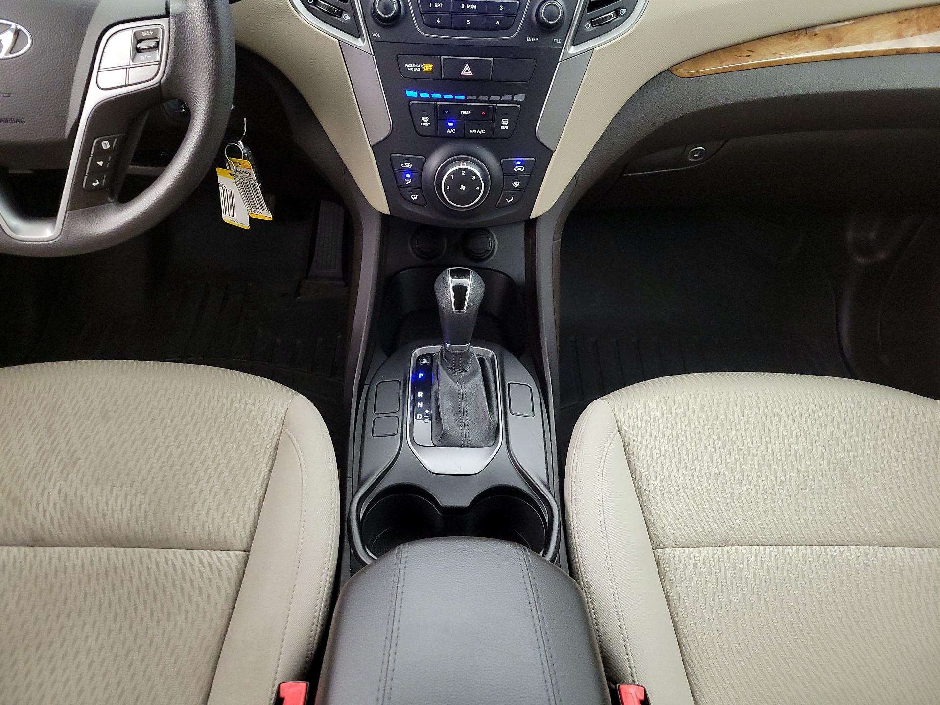 Thumbnail: 2015 Hyundai Santa Fe - 16