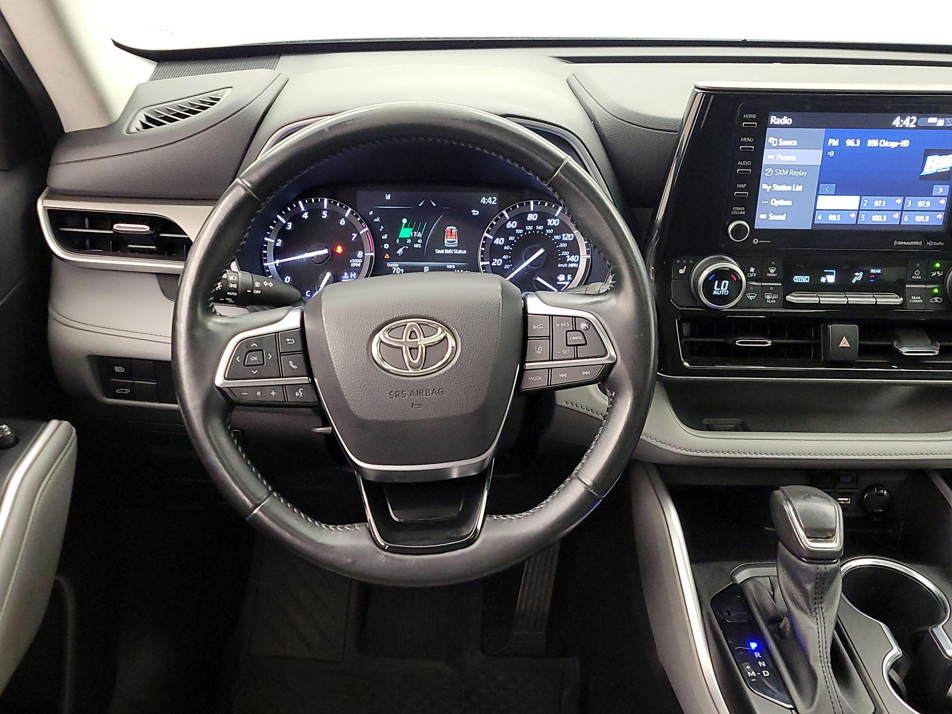 Thumbnail: 2021 Toyota Highlander - 10