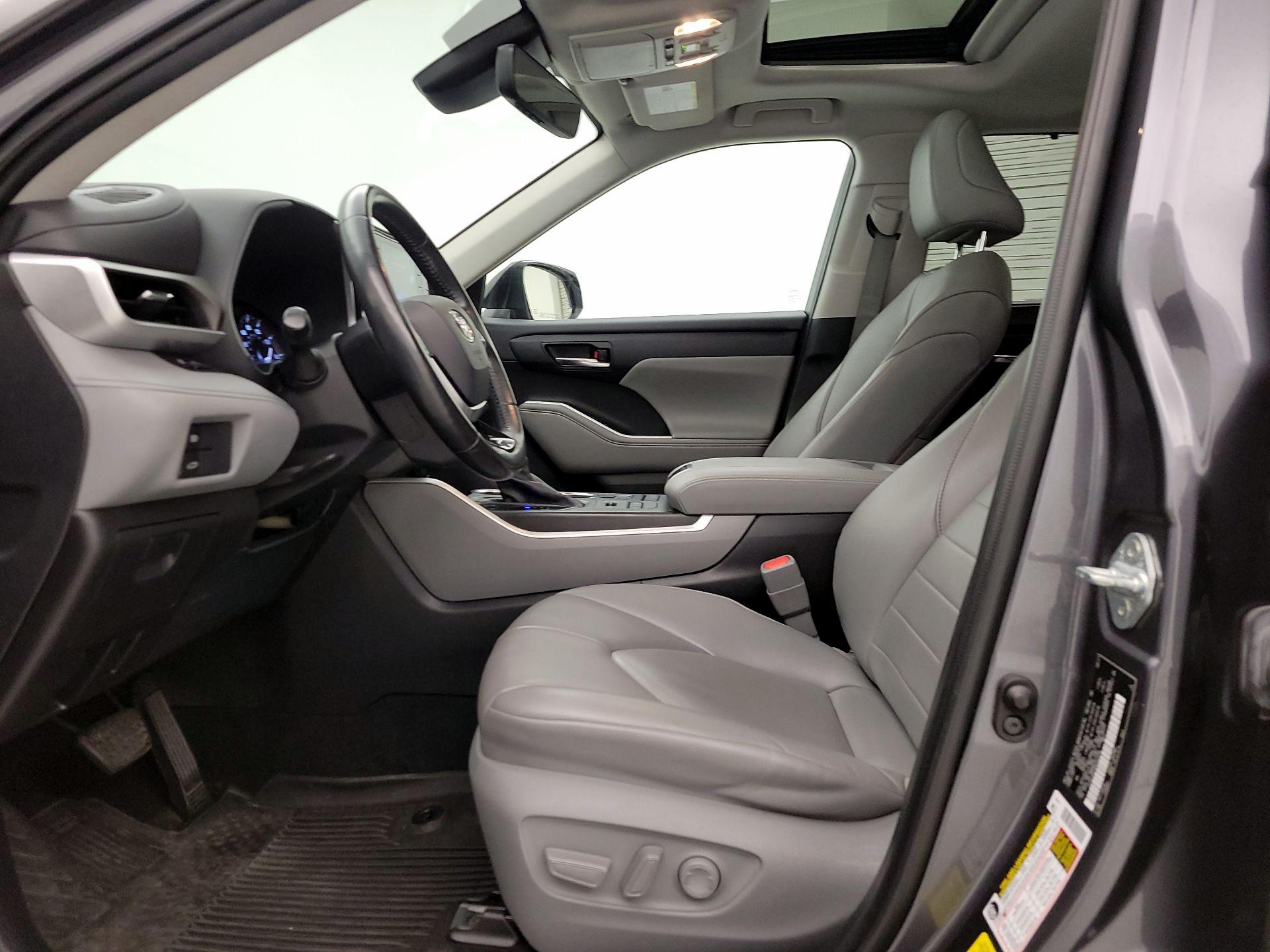 Thumbnail: 2021 Toyota Highlander - 11