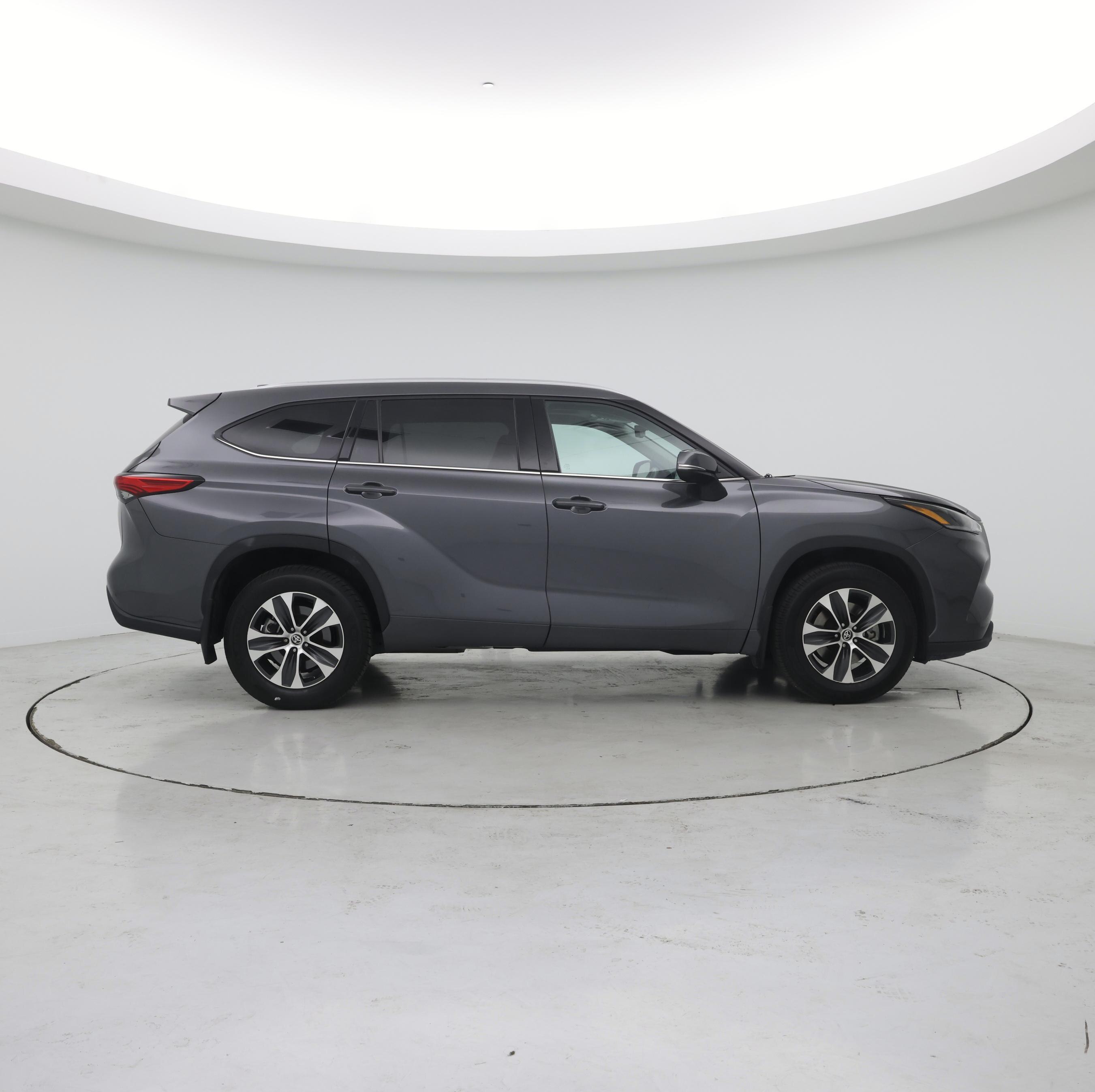 Thumbnail: 2021 Toyota Highlander - 7