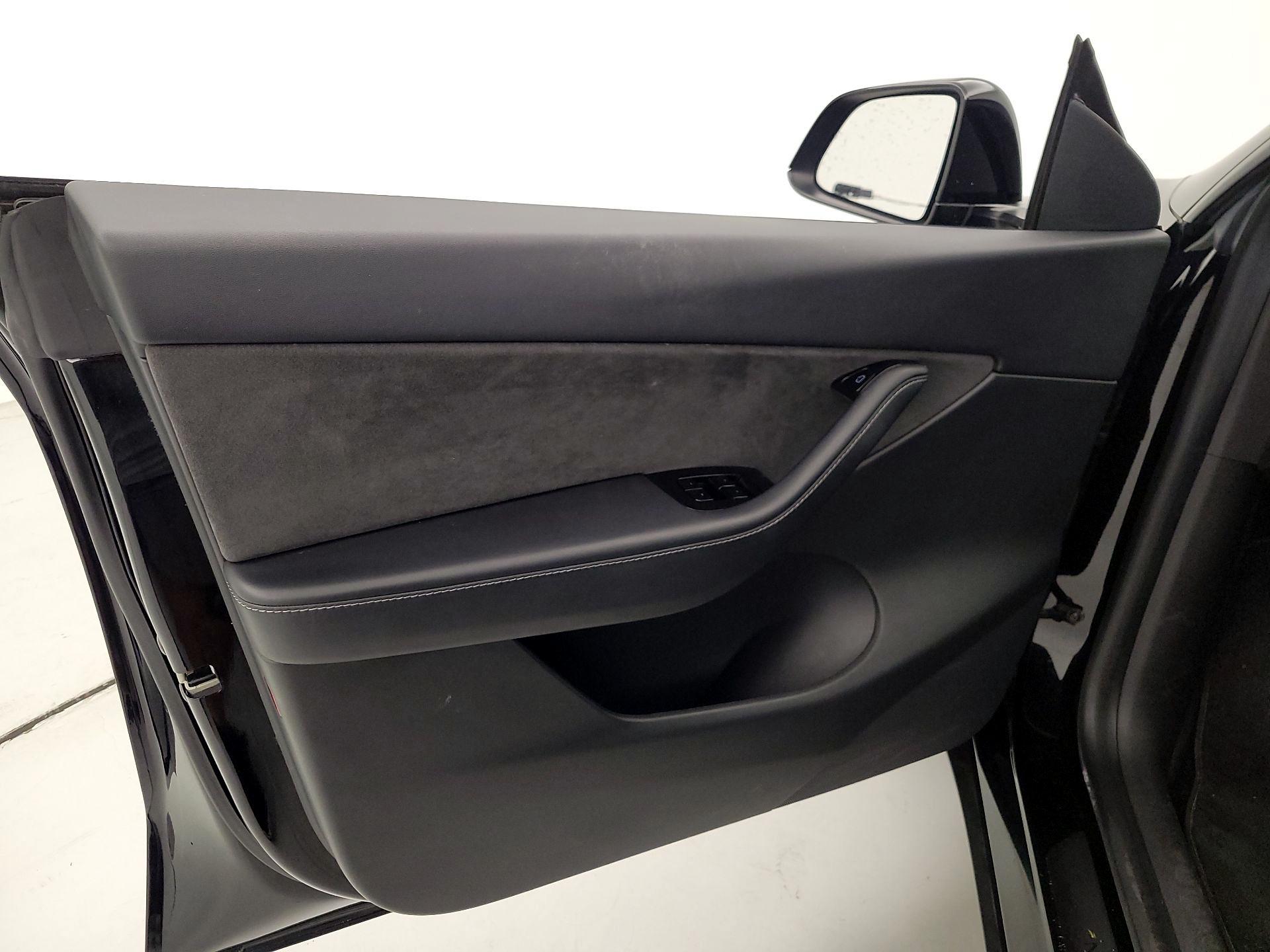 Thumbnail: 2021 Tesla Model Y - 12