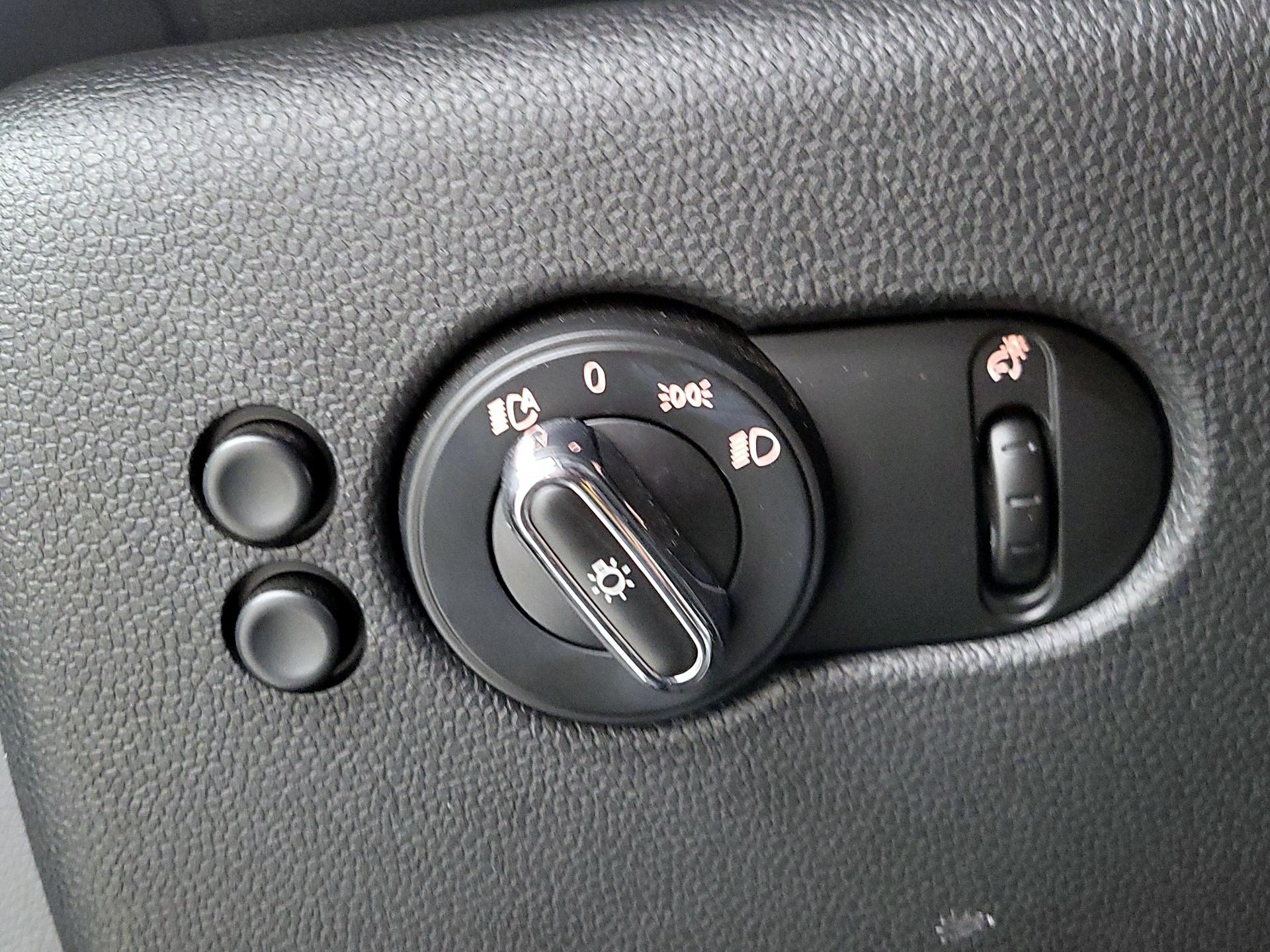 Thumbnail: 2018 MINI Cooper Hardtop - 13
