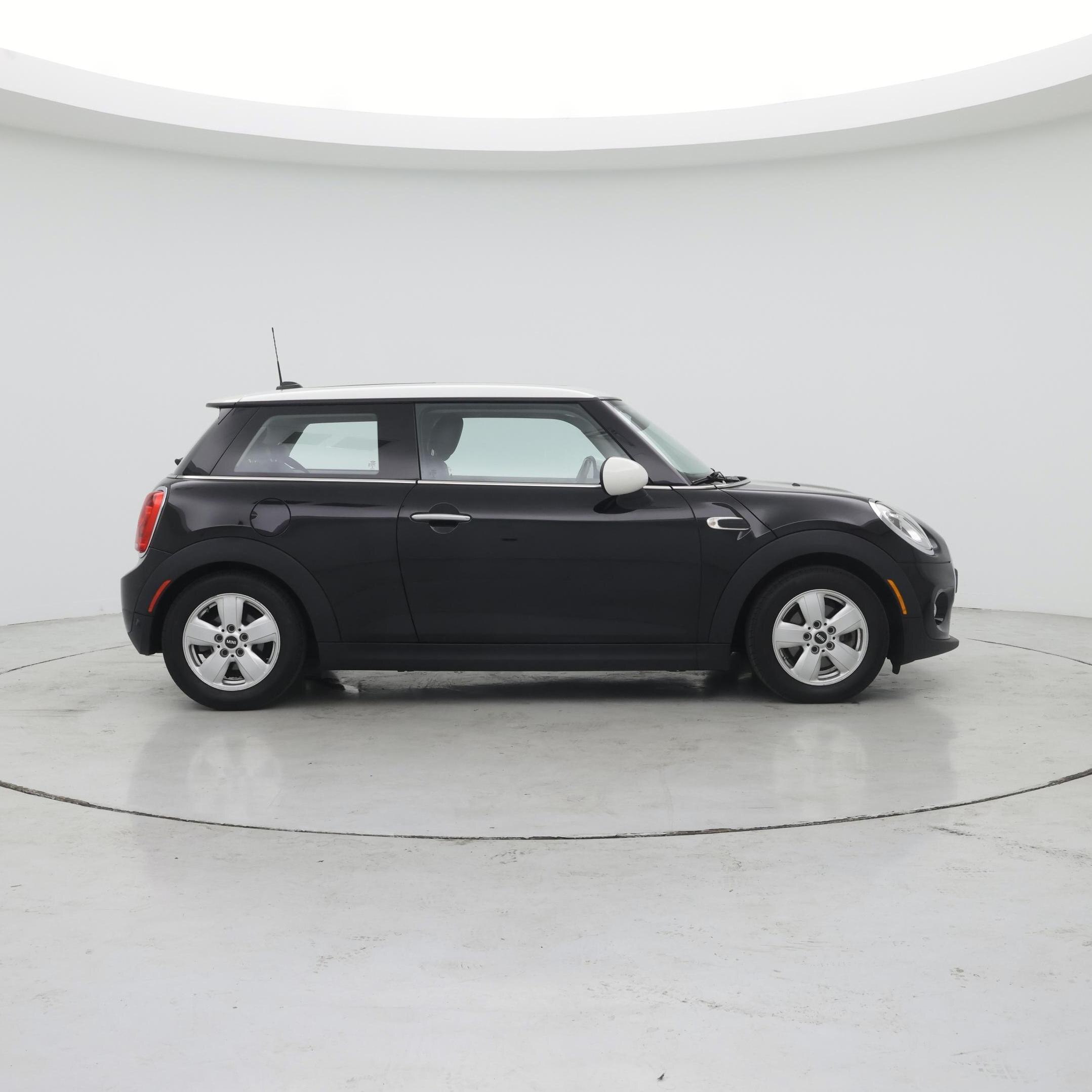 Thumbnail: 2018 MINI Cooper Hardtop - 7