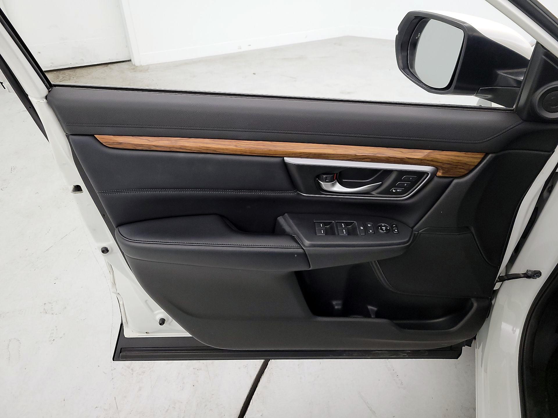 Thumbnail: 2017 Honda CR-V - 10