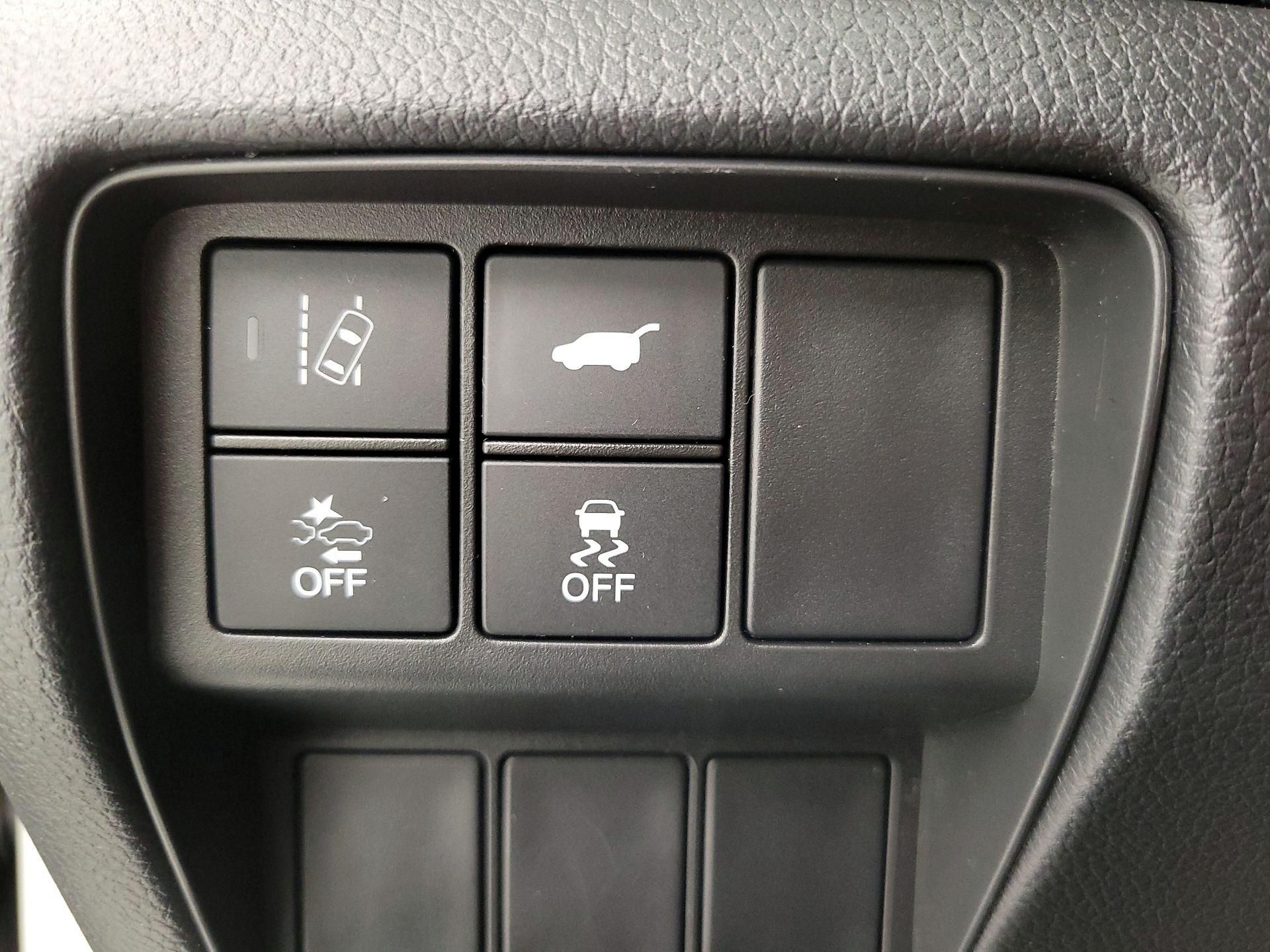 Thumbnail: 2017 Honda CR-V - 11