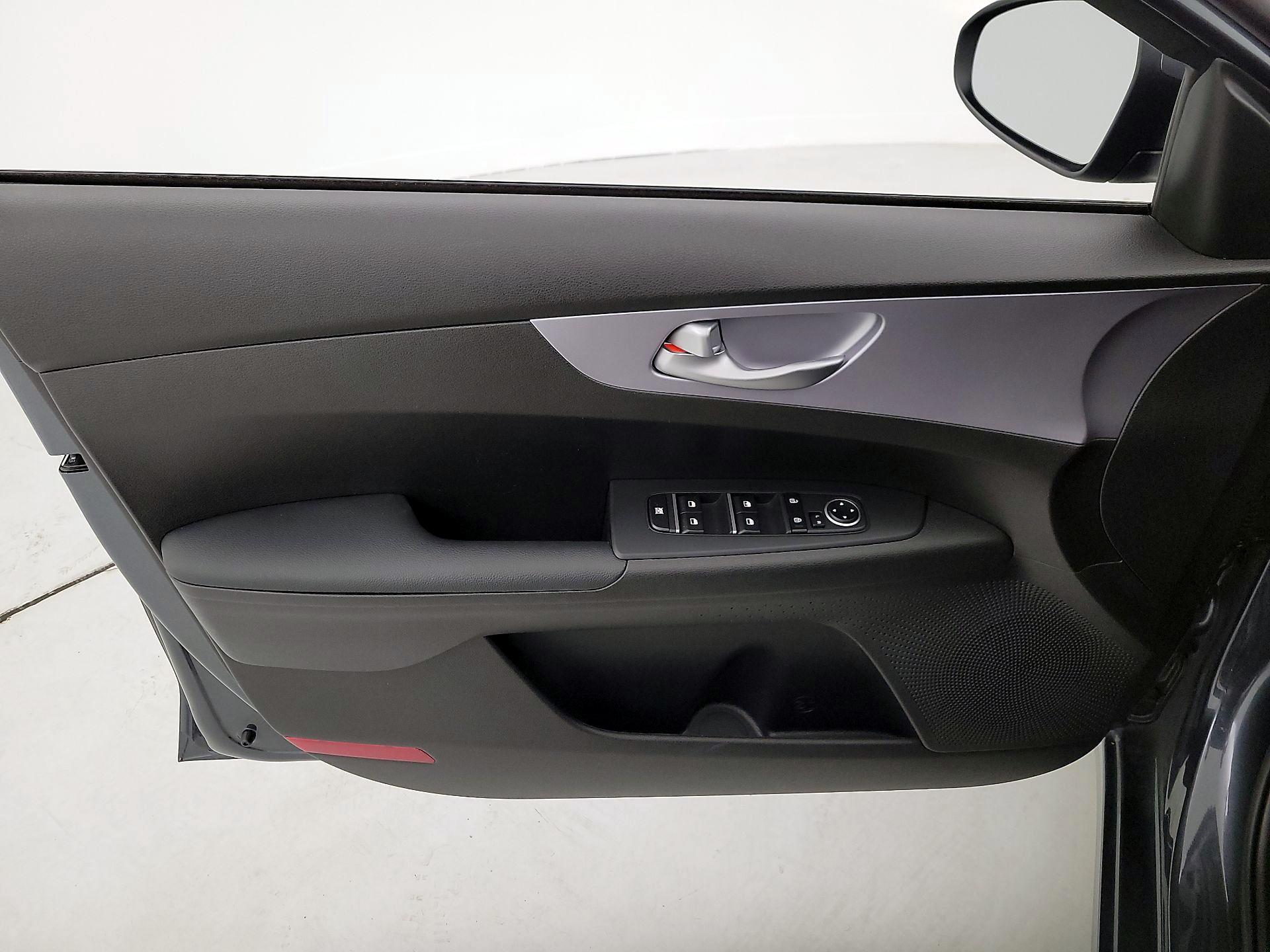 Thumbnail: 2024 Kia Forte - 12