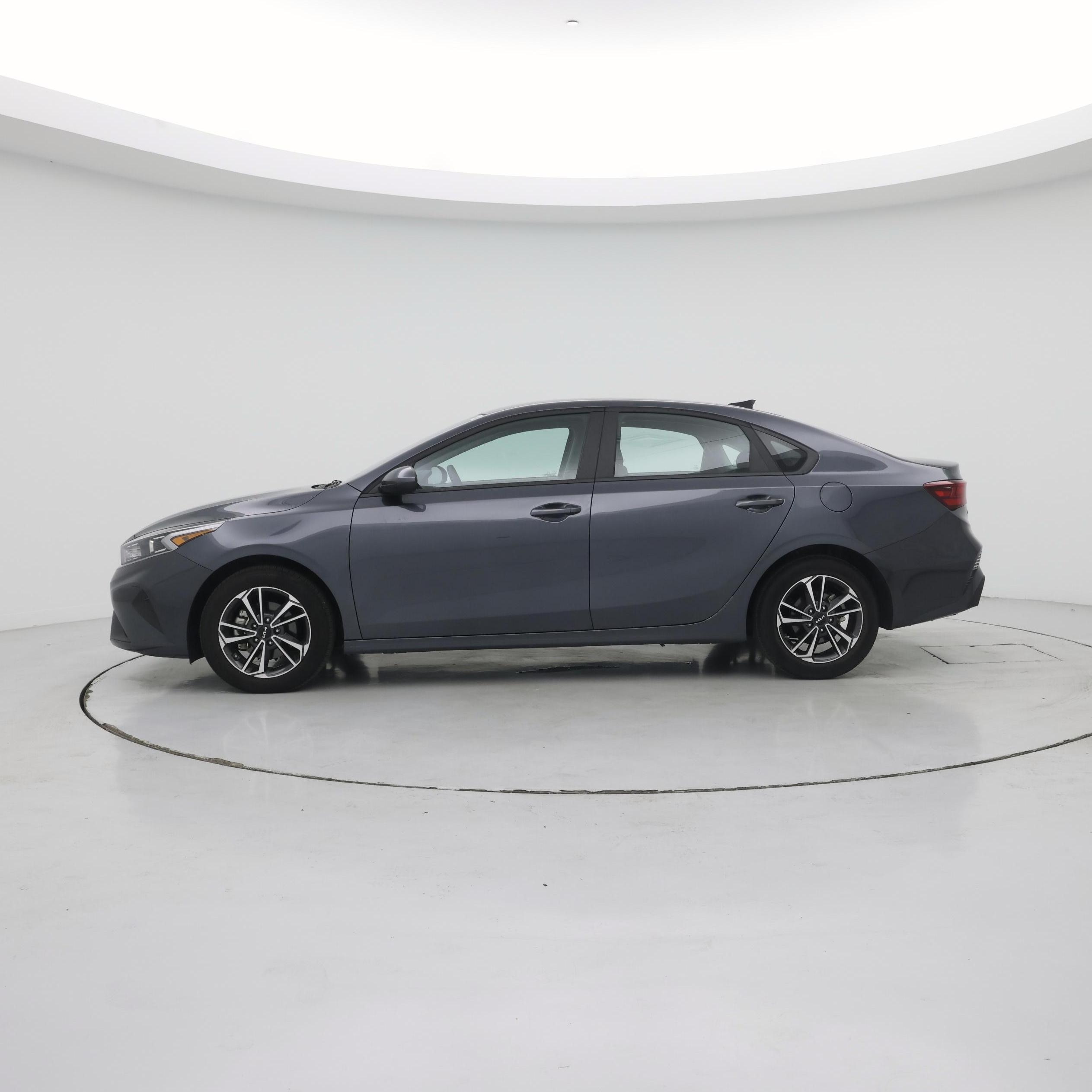 Thumbnail: 2024 Kia Forte - 3