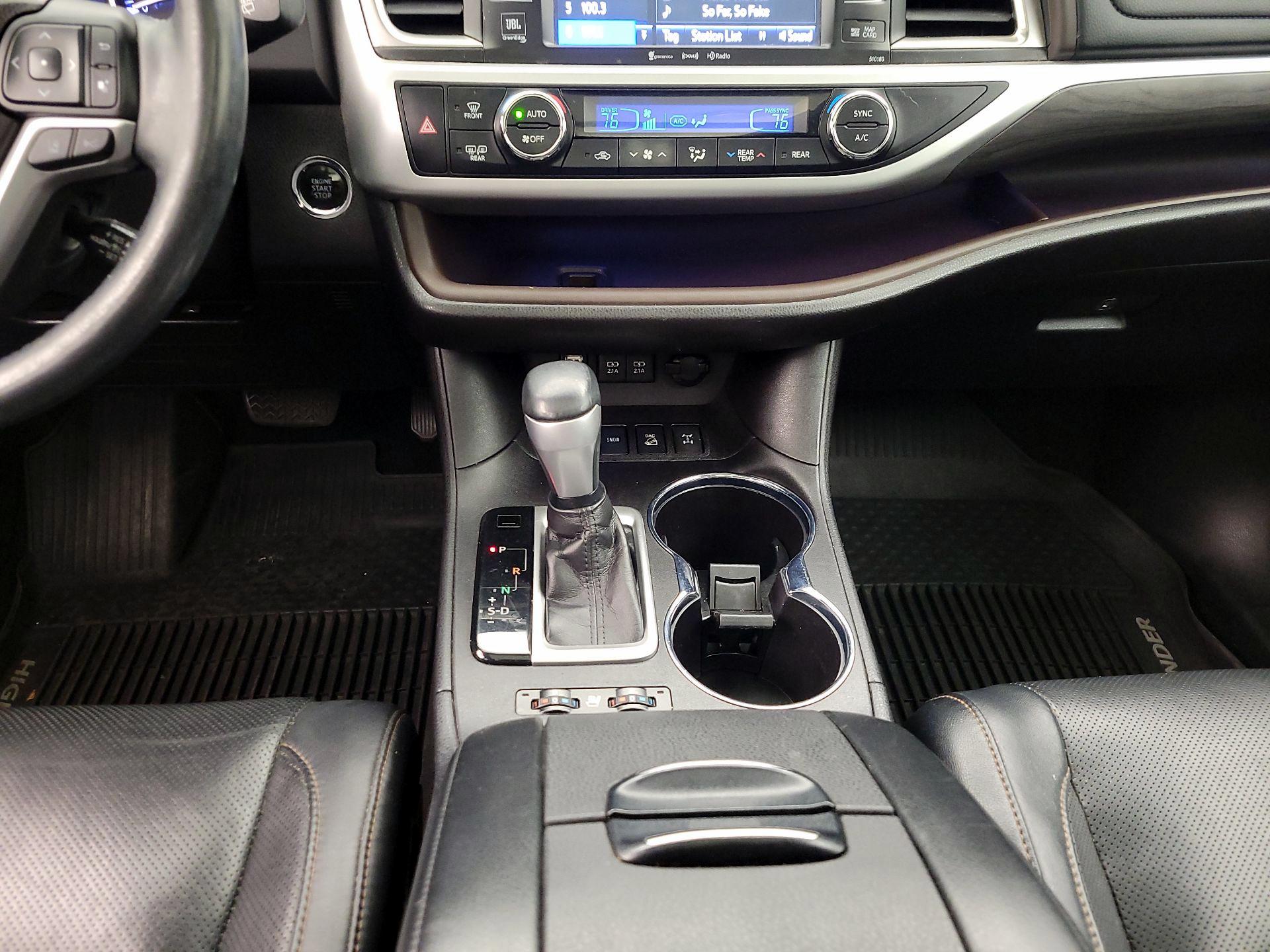 Thumbnail: 2018 Toyota Highlander - 18