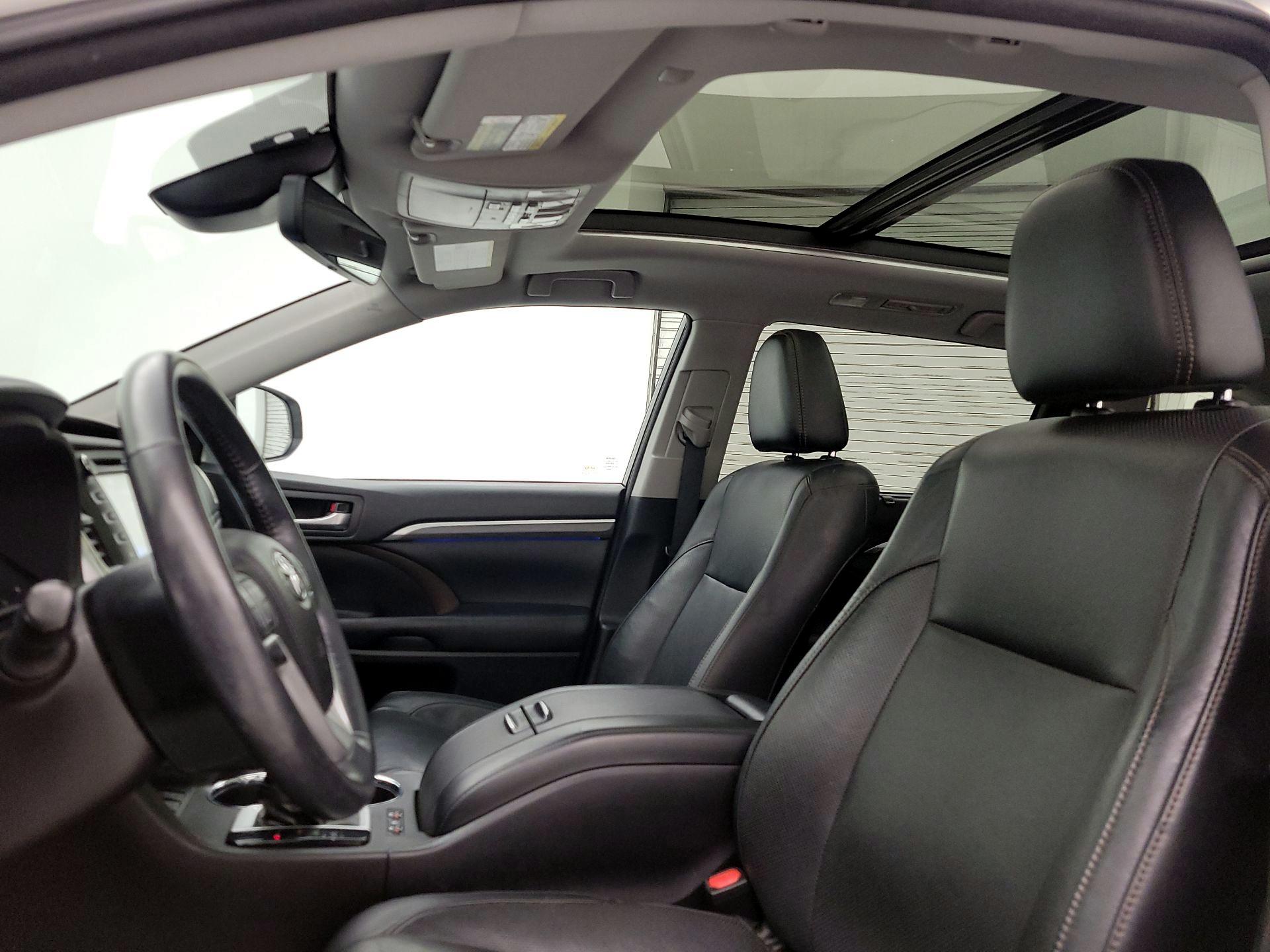 Thumbnail: 2018 Toyota Highlander - 20