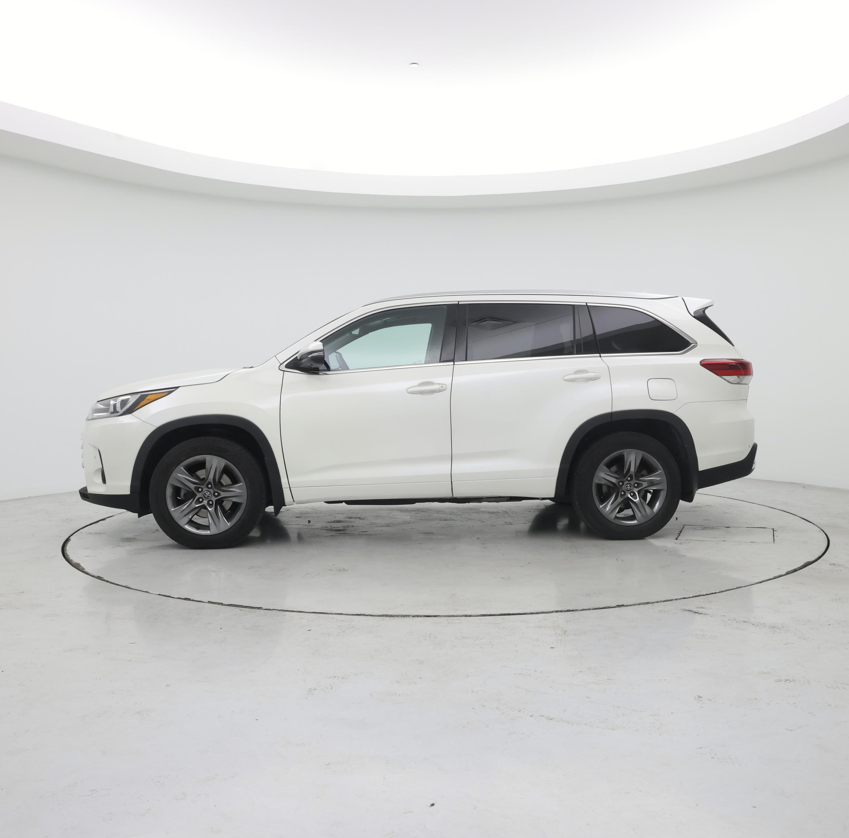 Thumbnail: 2018 Toyota Highlander - 3