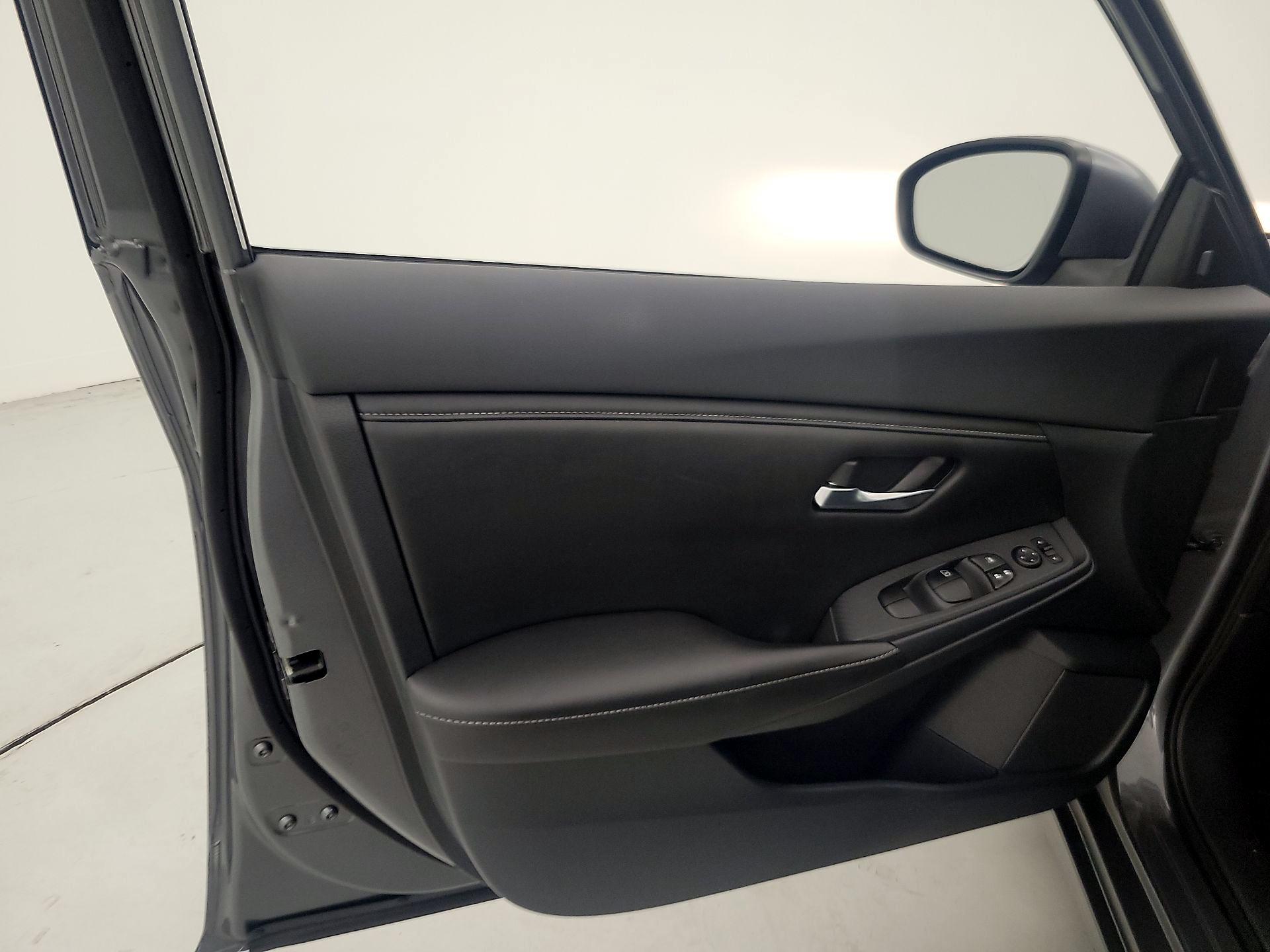 Thumbnail: 2020 Nissan Sentra - 12