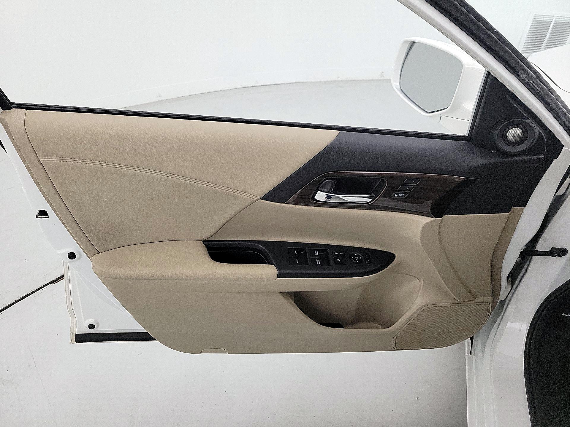 Thumbnail: 2017 Honda Accord - 12