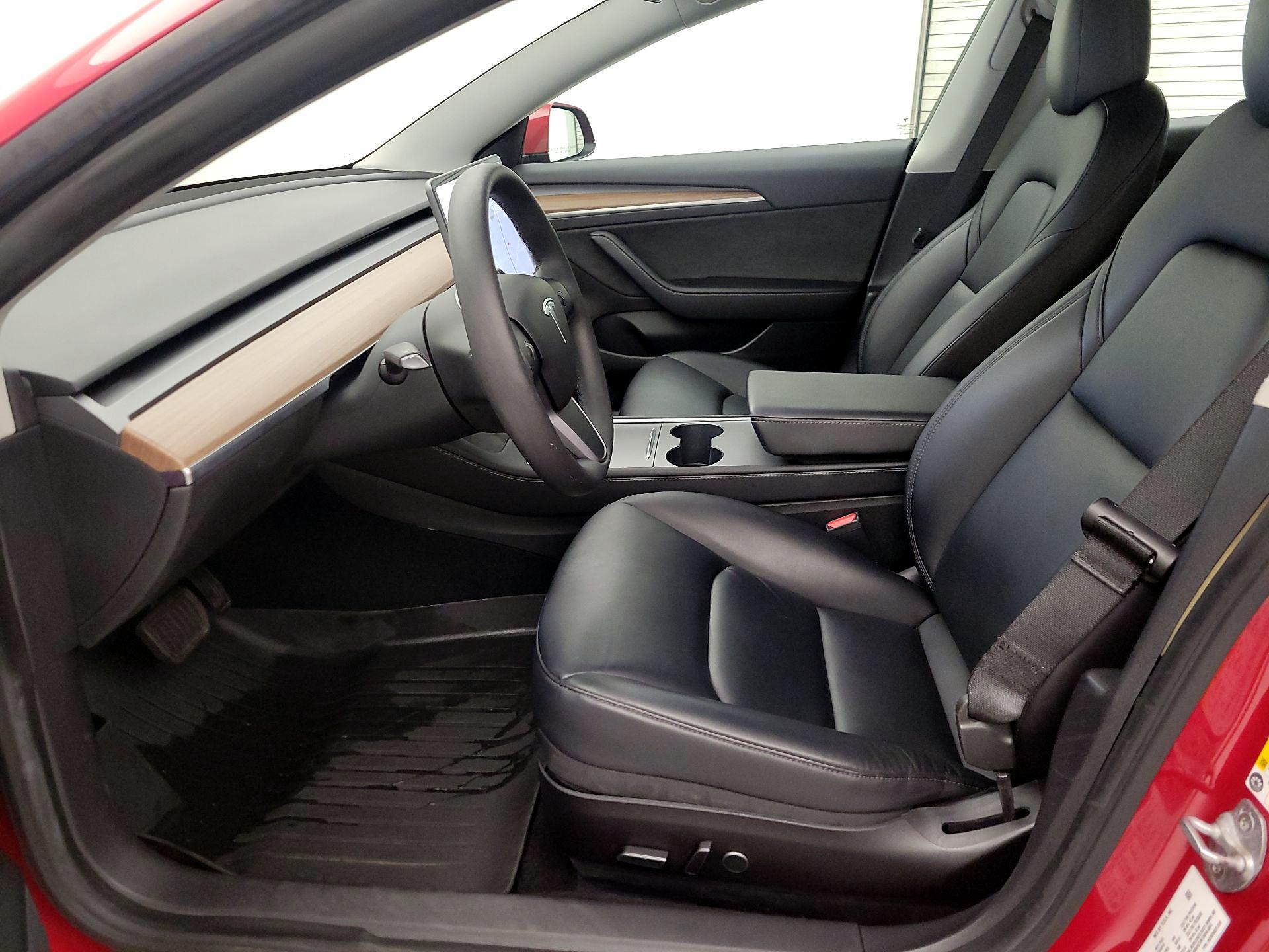 Thumbnail: 2021 Tesla Model 3 - 11