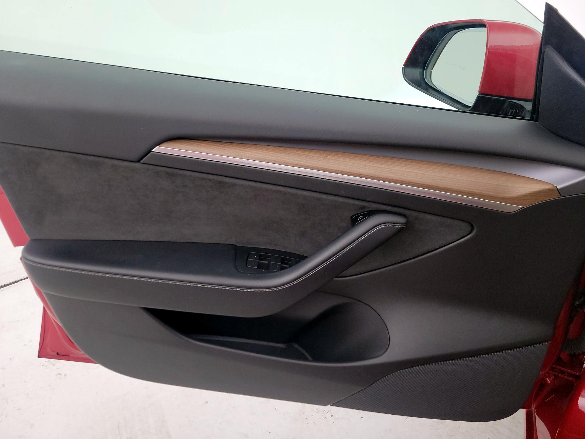 Thumbnail: 2021 Tesla Model 3 - 12