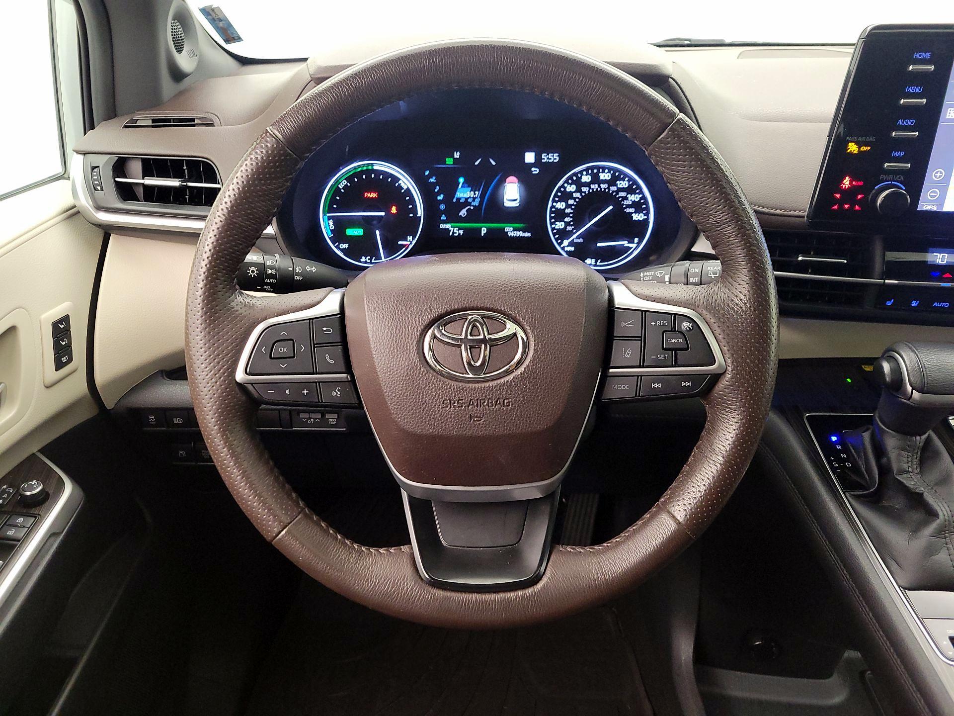 Thumbnail: 2021 Toyota Sienna - 10