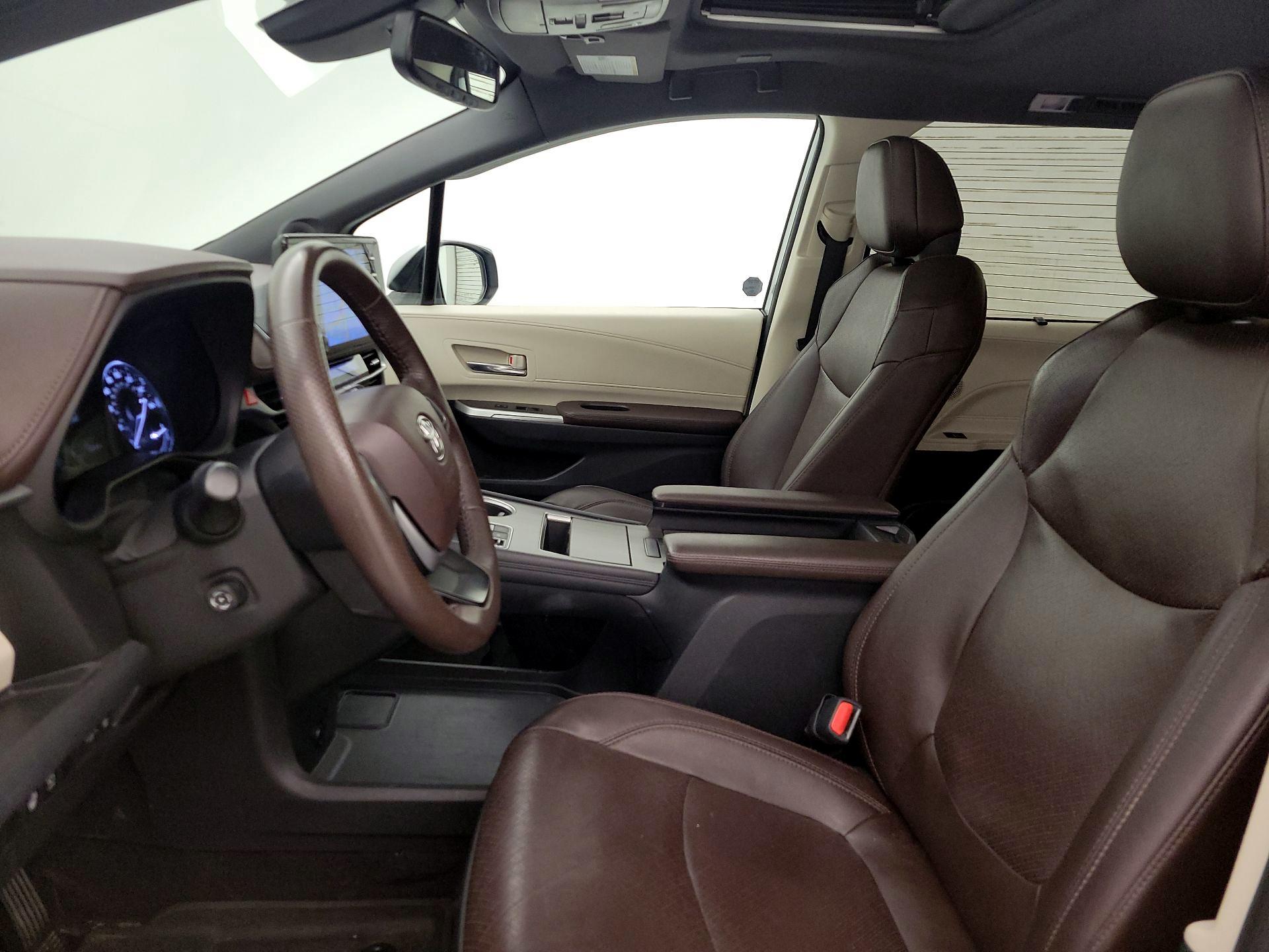 Thumbnail: 2021 Toyota Sienna - 11