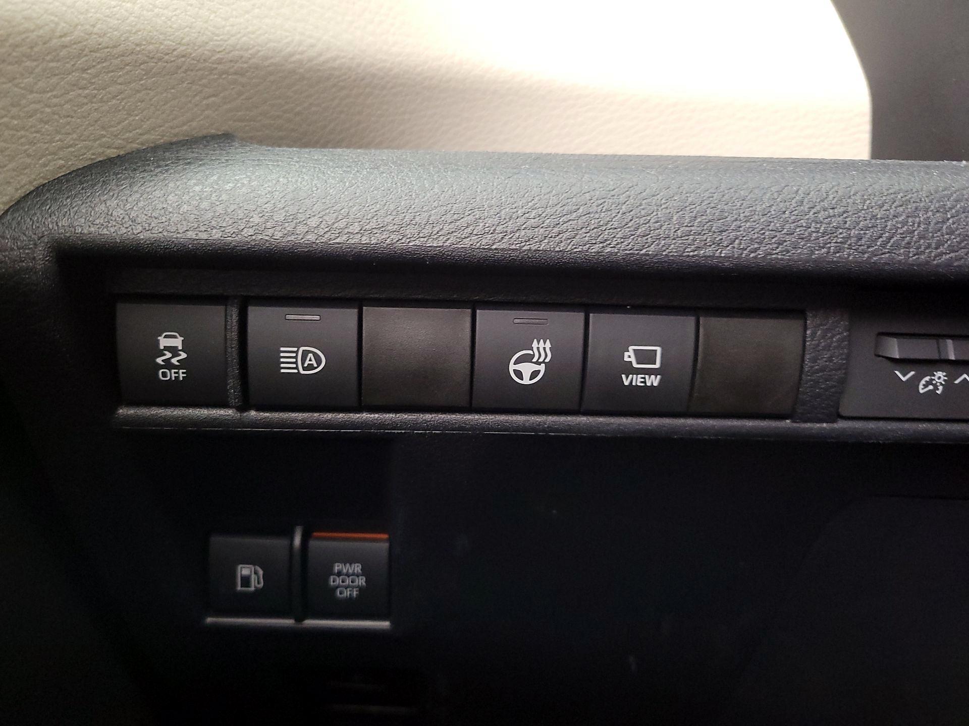 Thumbnail: 2021 Toyota Sienna - 13