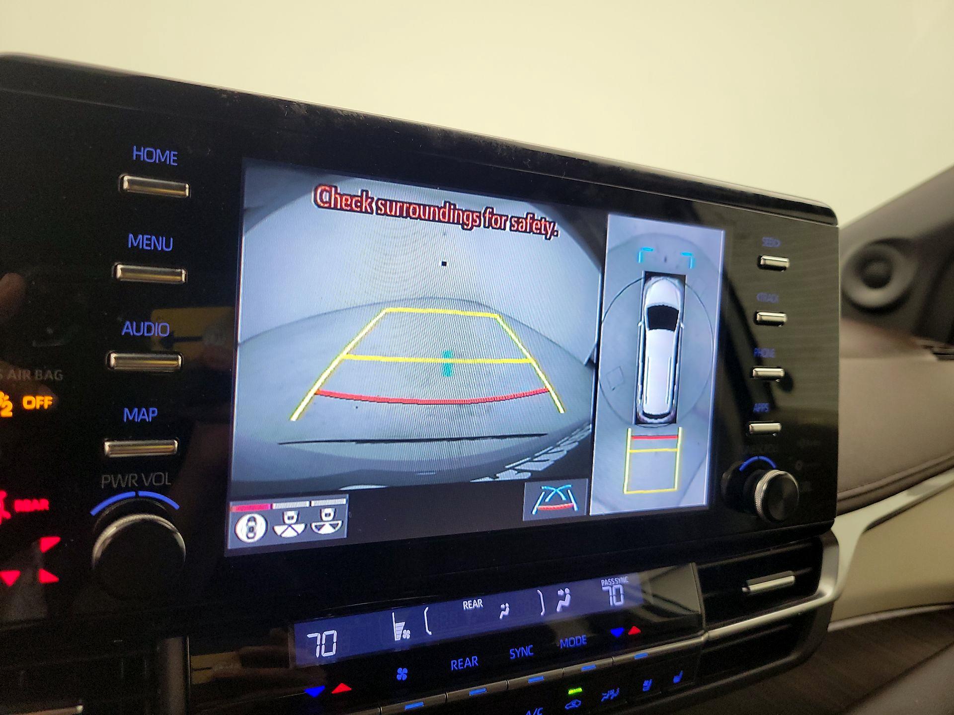 Thumbnail: 2021 Toyota Sienna - 15
