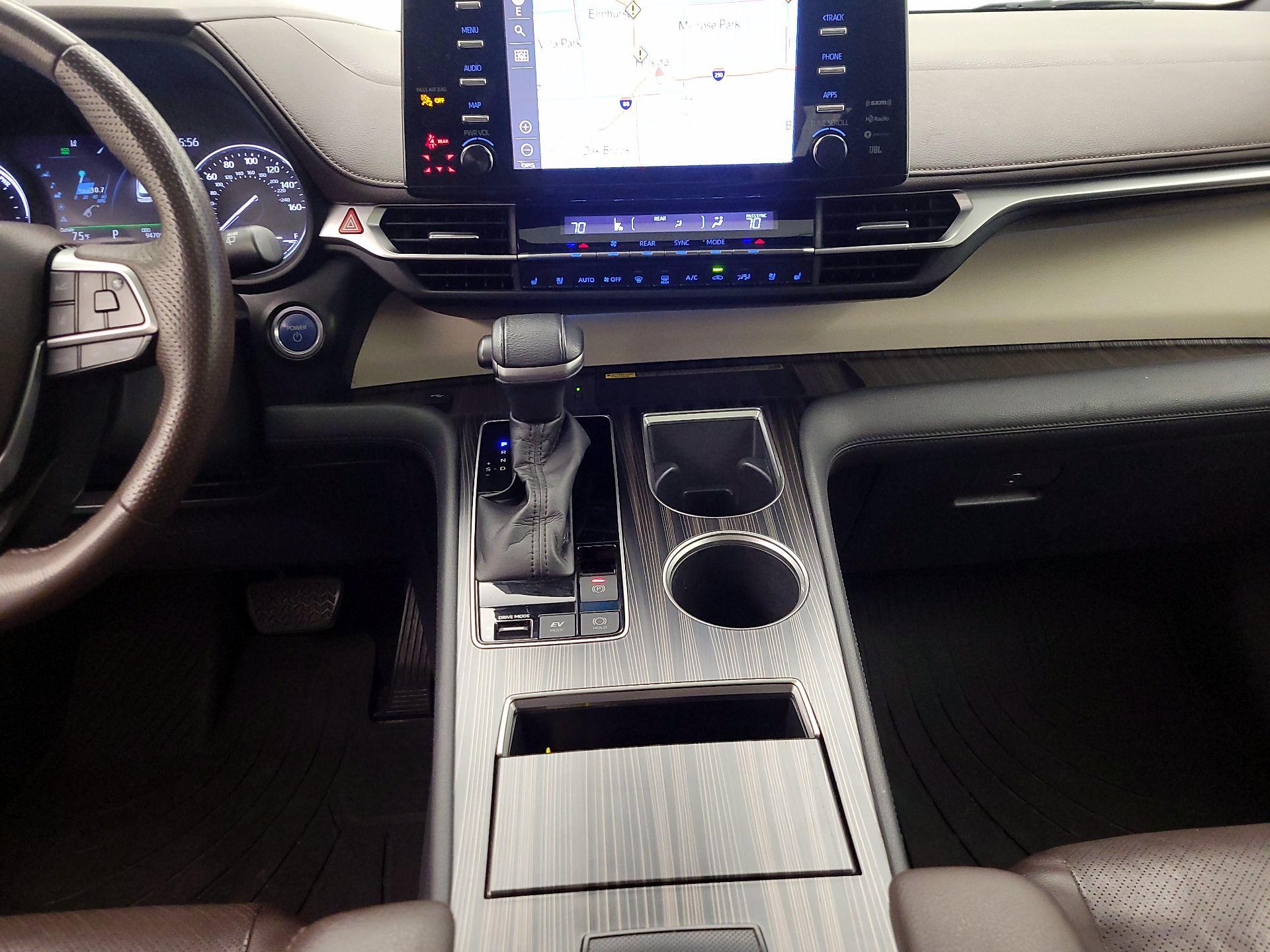 Thumbnail: 2021 Toyota Sienna - 18