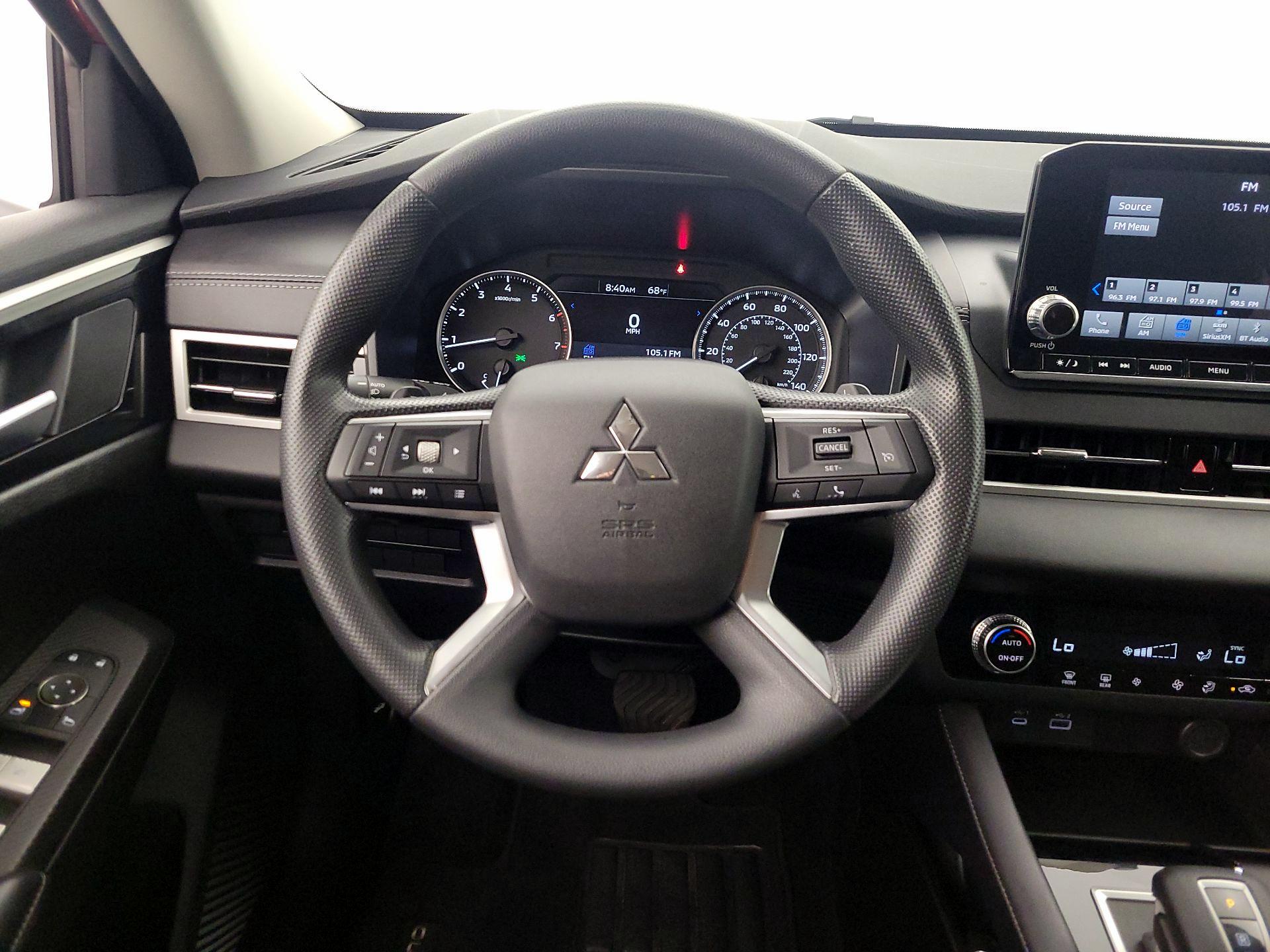 Thumbnail: 2024 Mitsubishi Outlander - 10