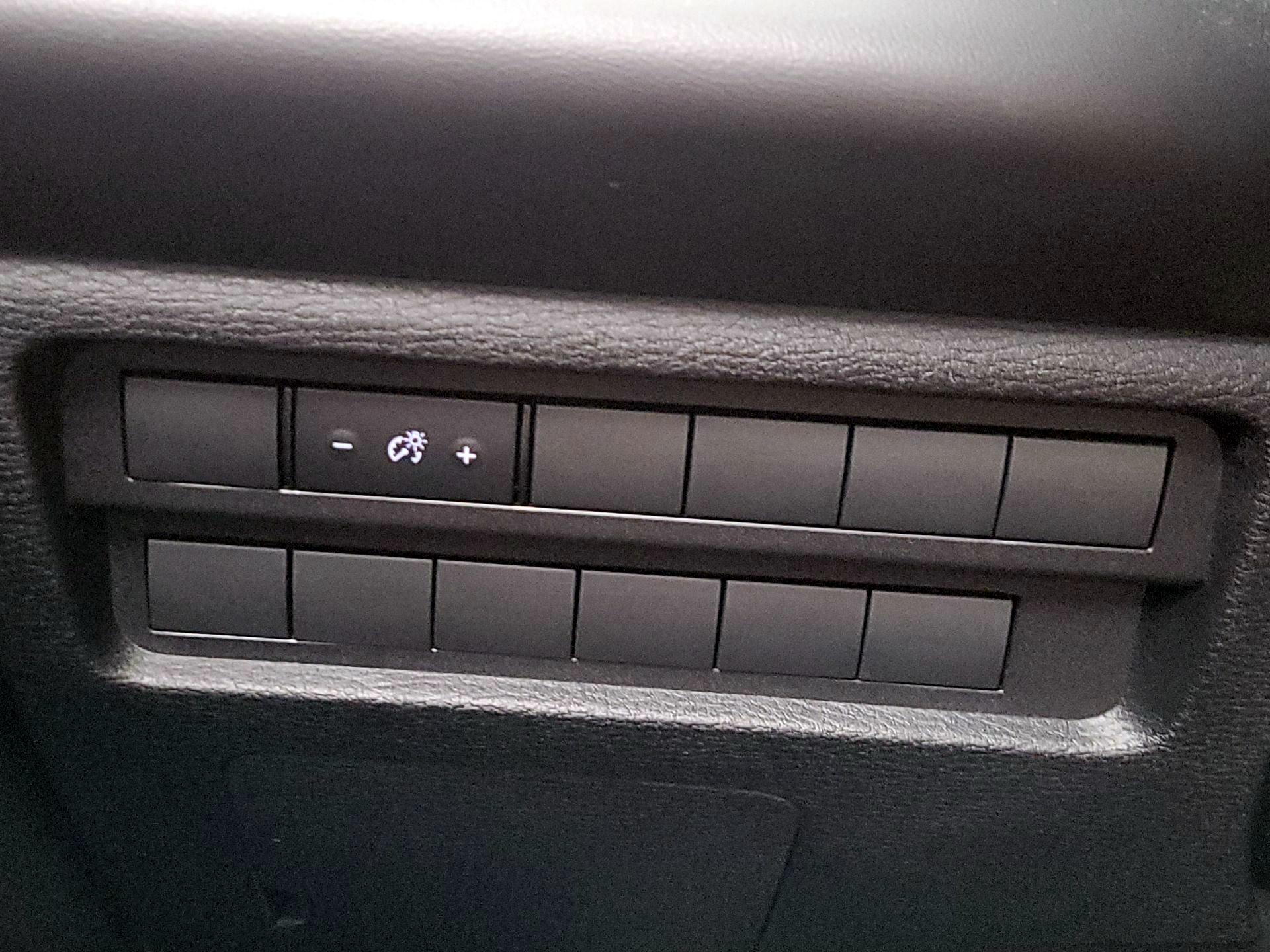 Thumbnail: 2024 Mitsubishi Outlander - 13