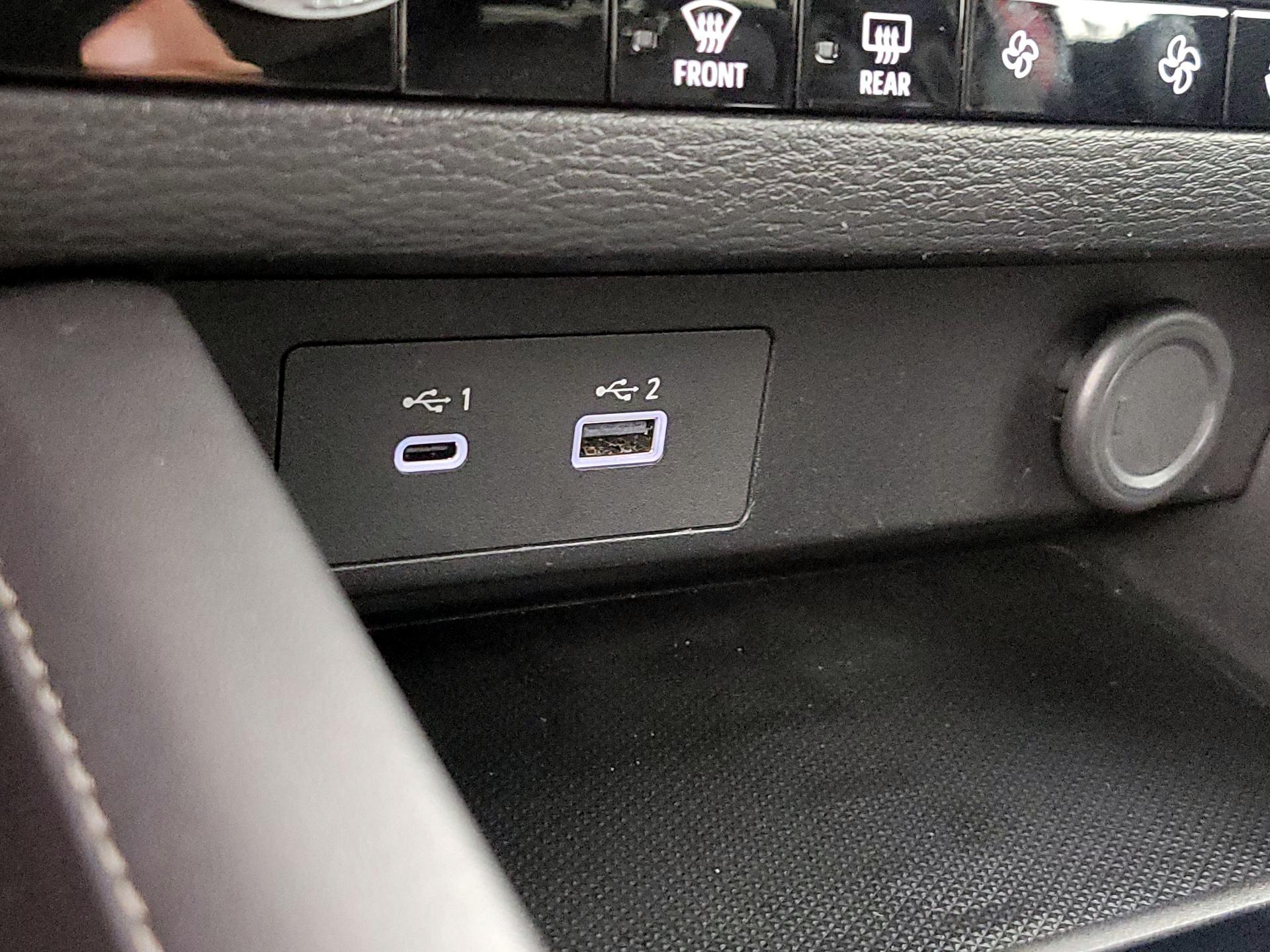 Thumbnail: 2024 Mitsubishi Outlander - 18