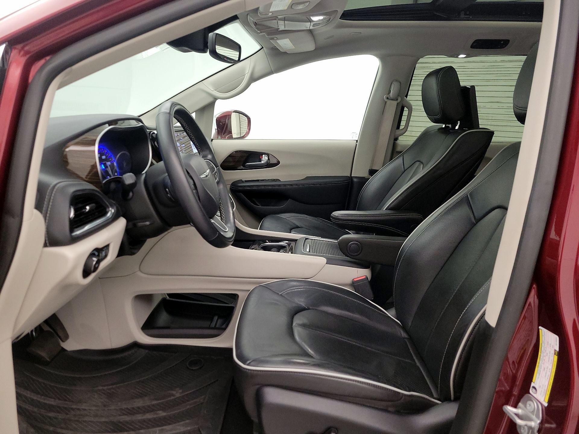 Thumbnail: 2022 Chrysler Pacifica - 11