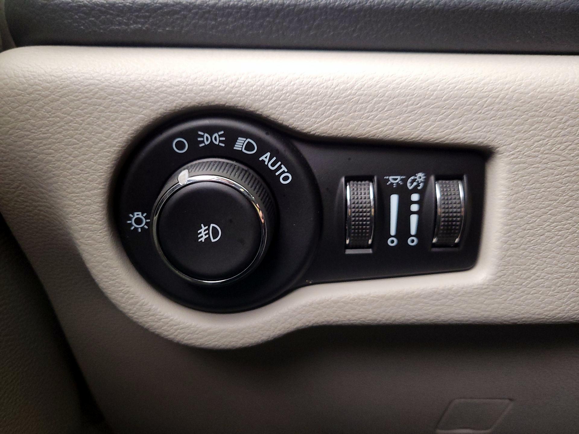 Thumbnail: 2022 Chrysler Pacifica - 13