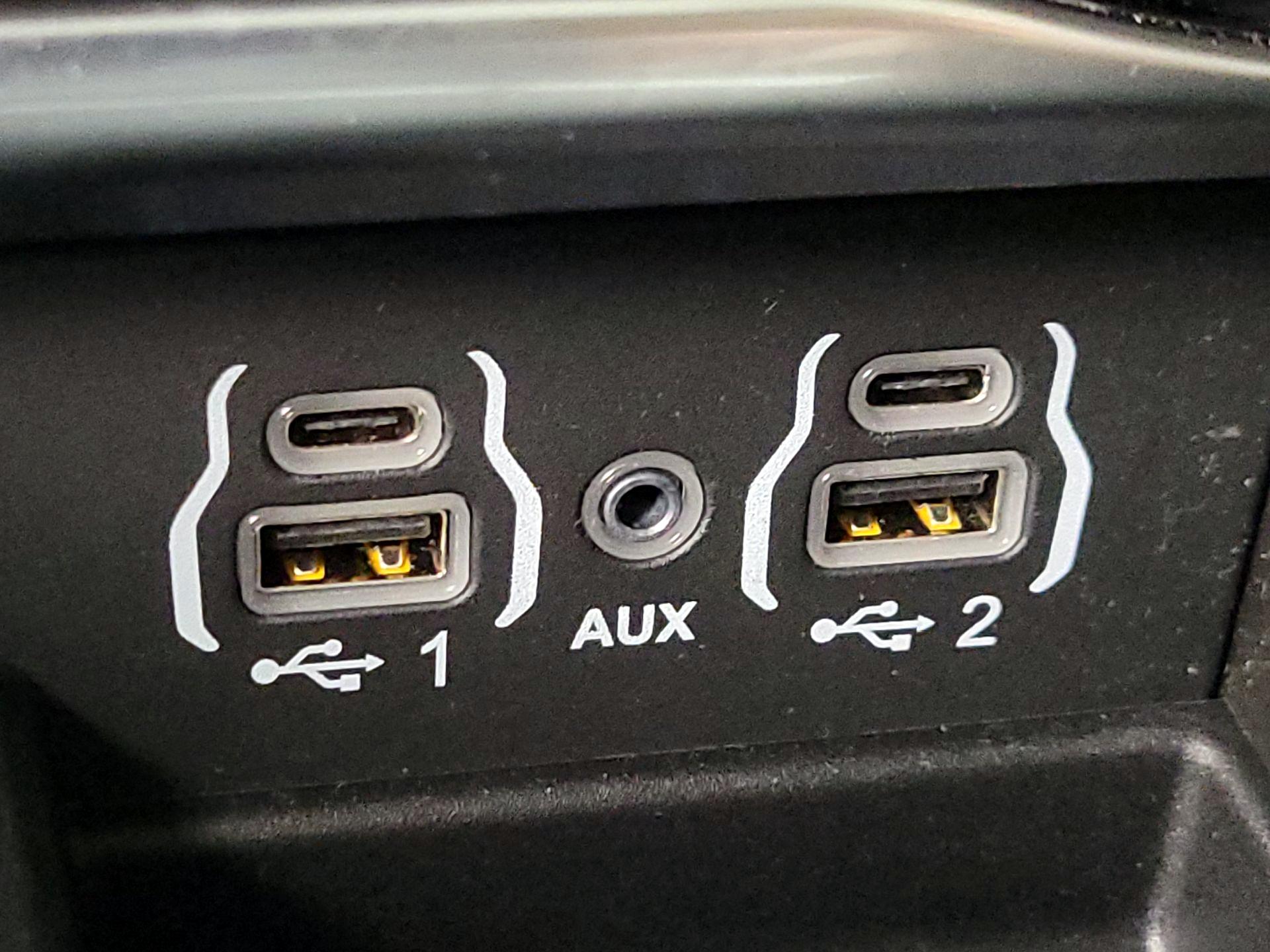 Thumbnail: 2022 Chrysler Pacifica - 19